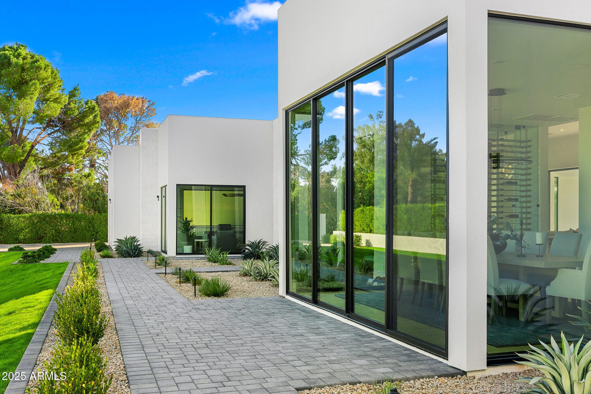 5800 N MONTE VISTA Drive