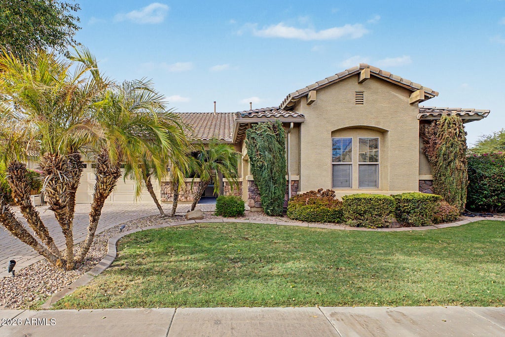 Photo of 2724 E Bridgeport Parkway, Gilbert, AZ 85295 (MLS # 7074107)