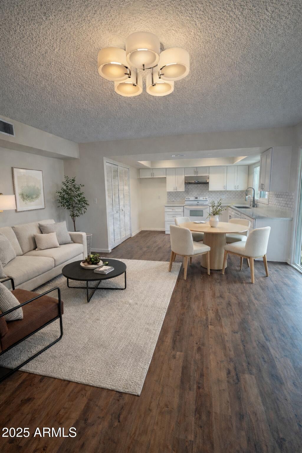 1657 W Hazelwood Street