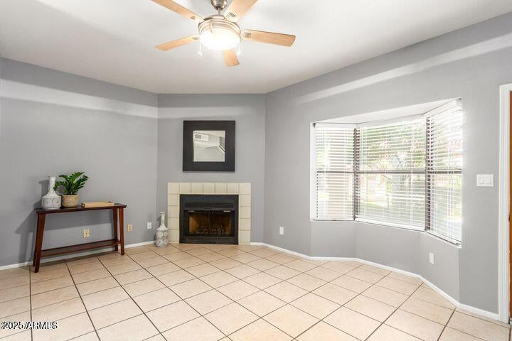 1017 E Maryland Avenue Unit 110