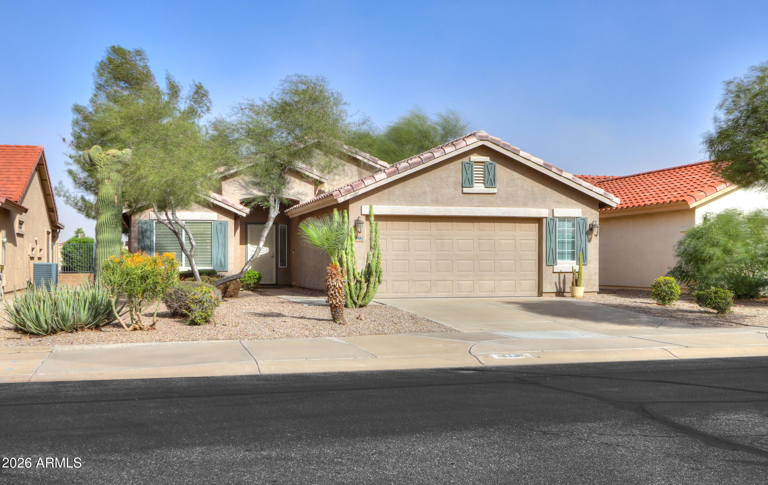 2386 E ANTIGUA Drive