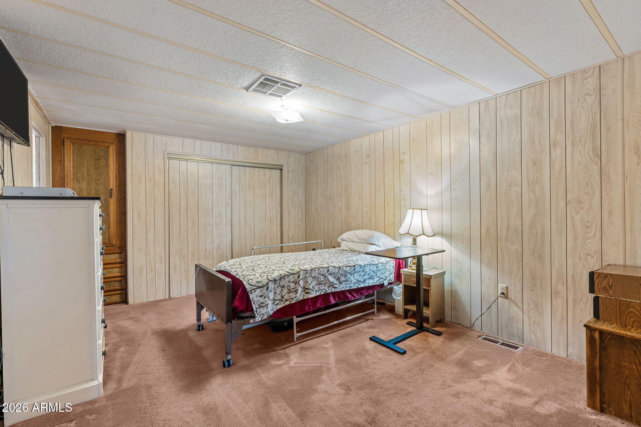 2045 W SMOKETREE Drive