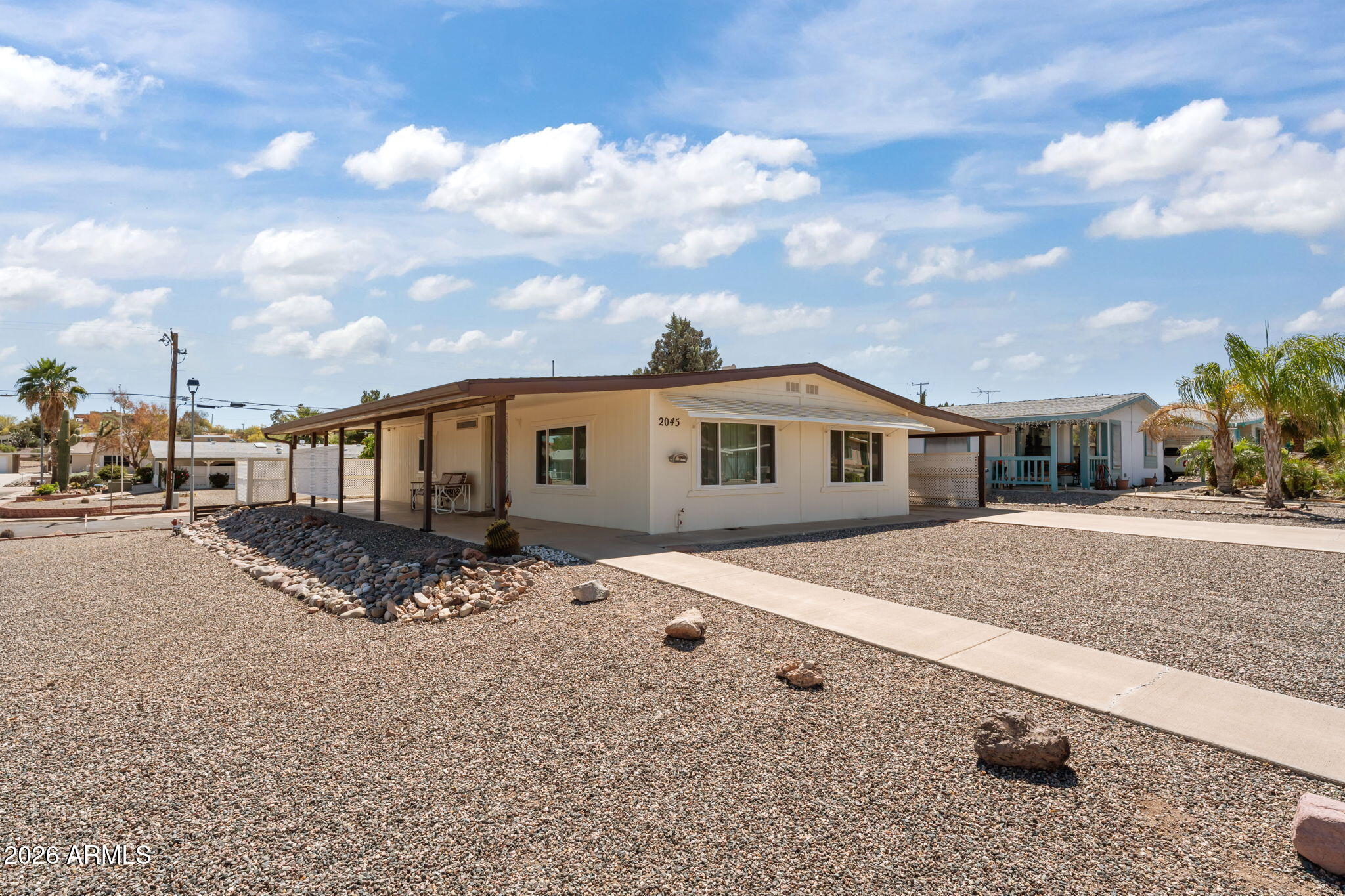 2045 W SMOKETREE Drive