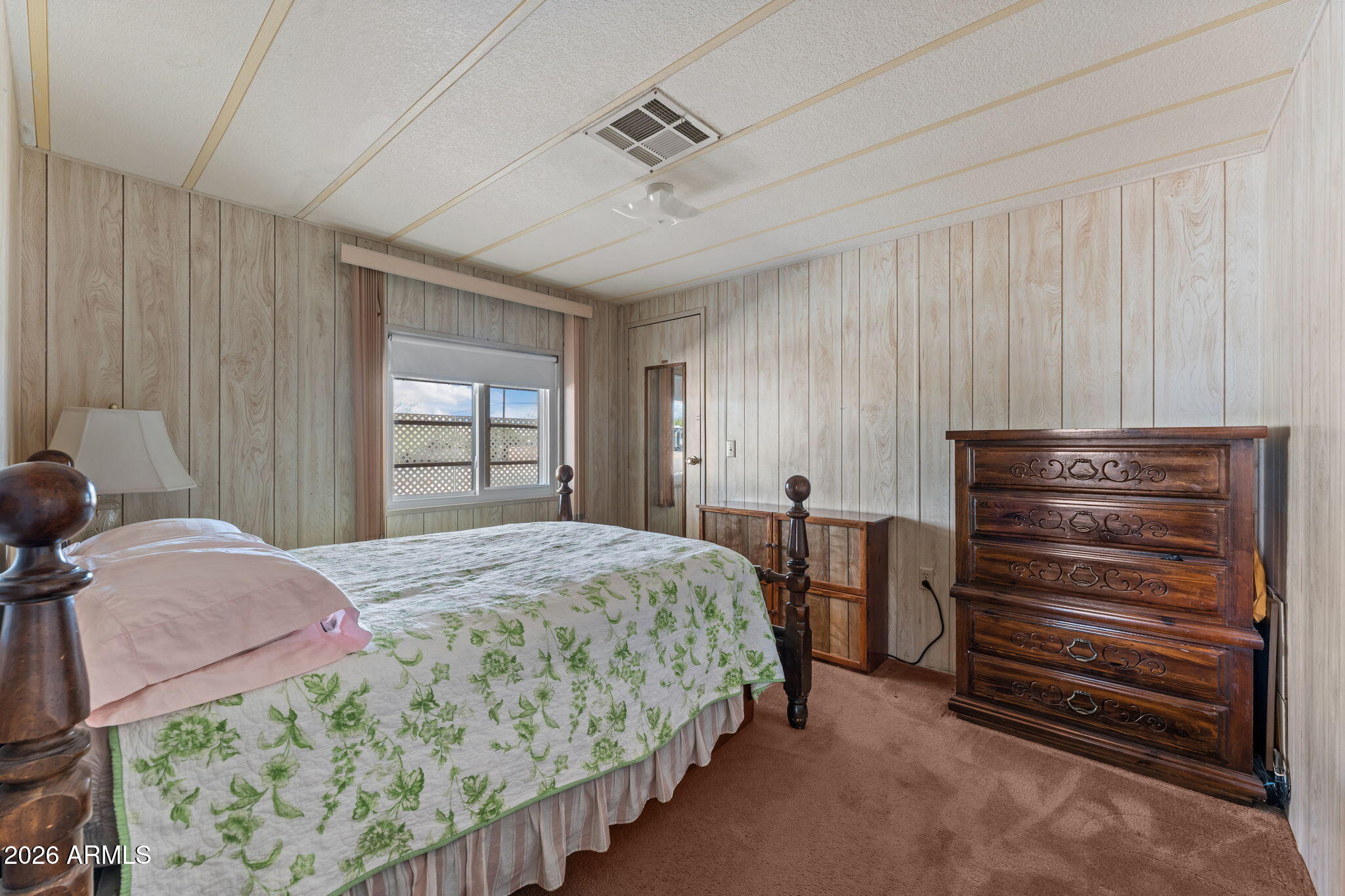 2045 W SMOKETREE Drive