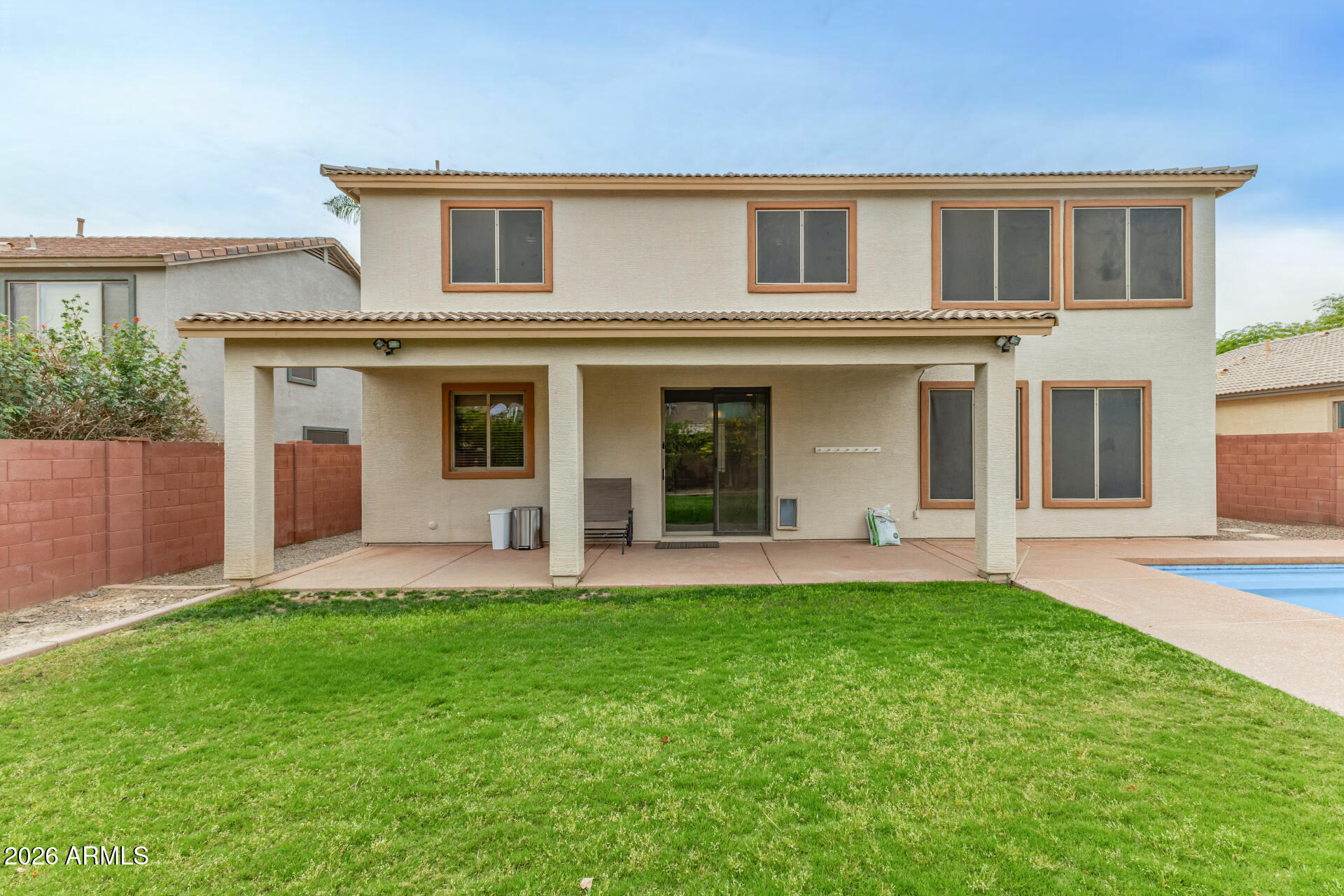 21364 E CALLE DE FLORES --