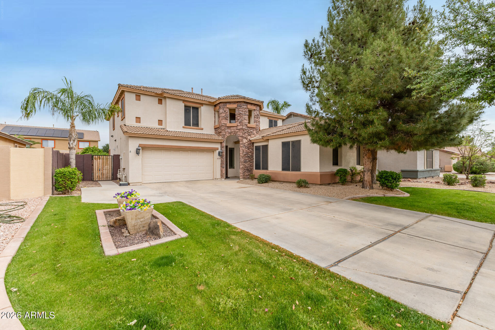 21364 E CALLE DE FLORES --