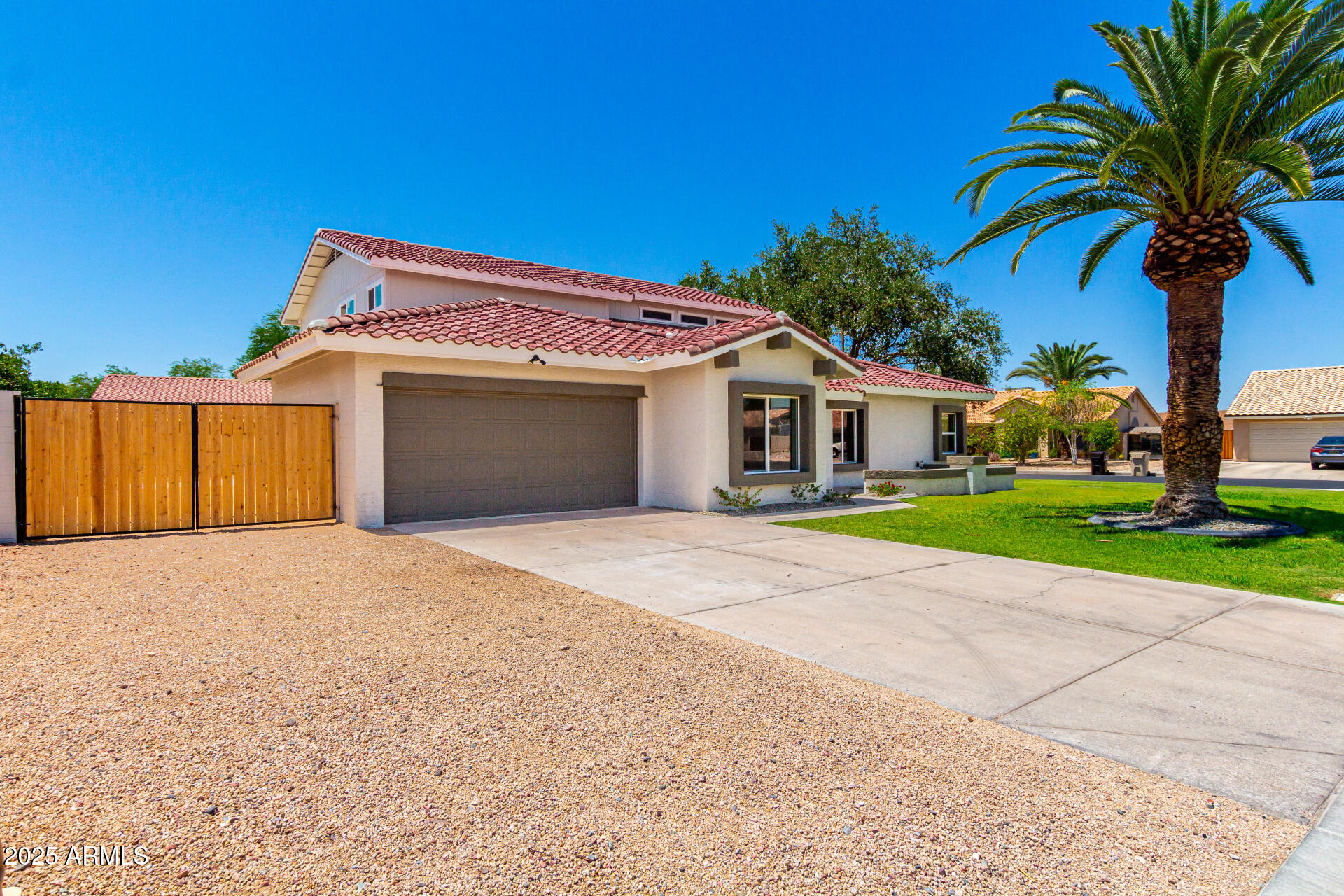 7227 W LARKSPUR Drive