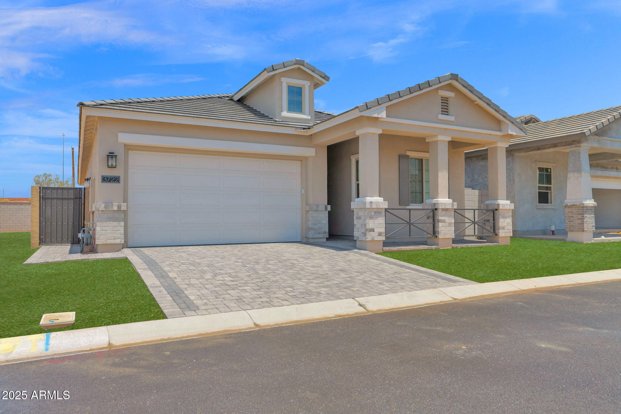 3722 E ROCHELLE Circle