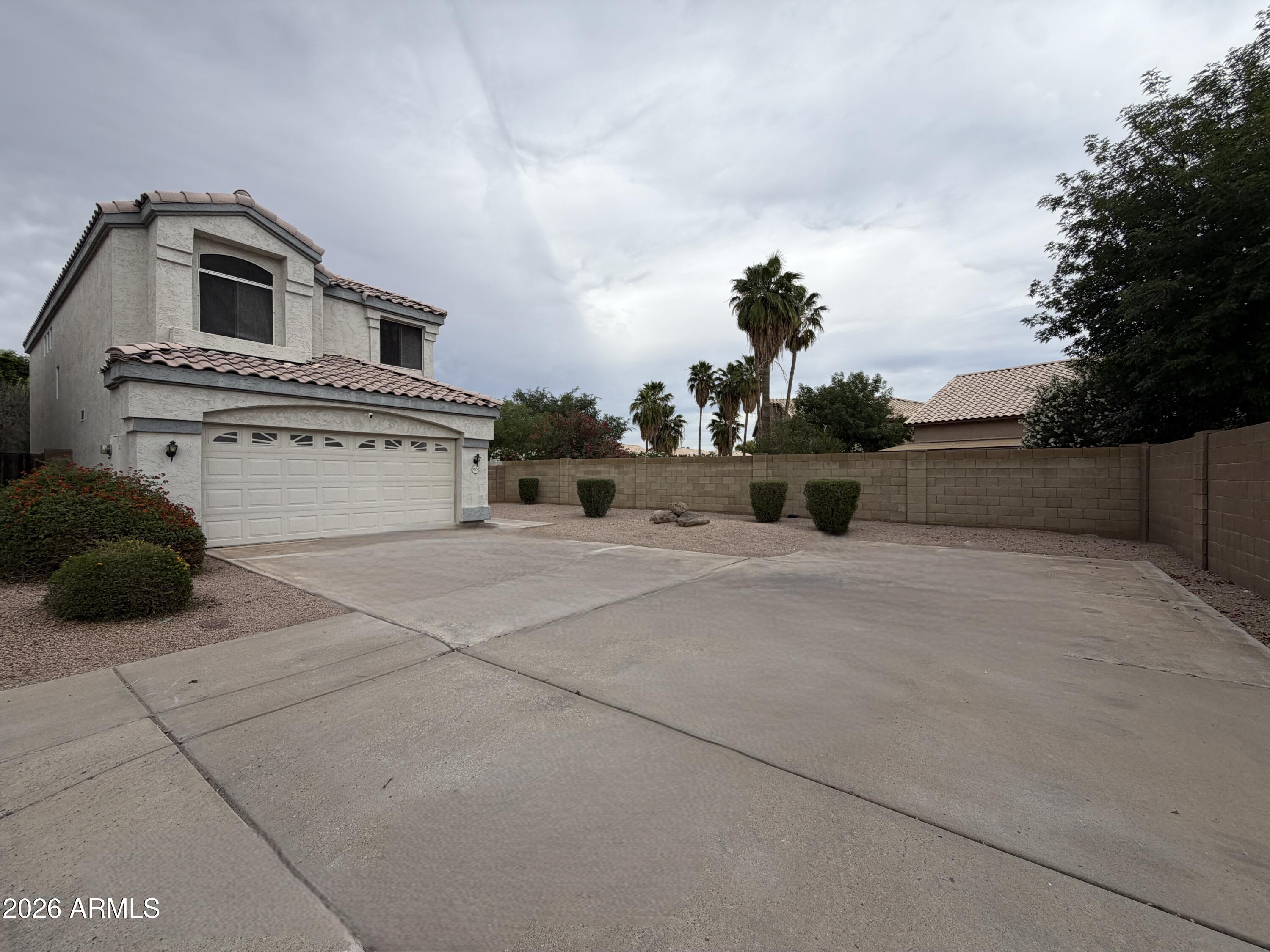 3506 E ROCKWOOD Drive