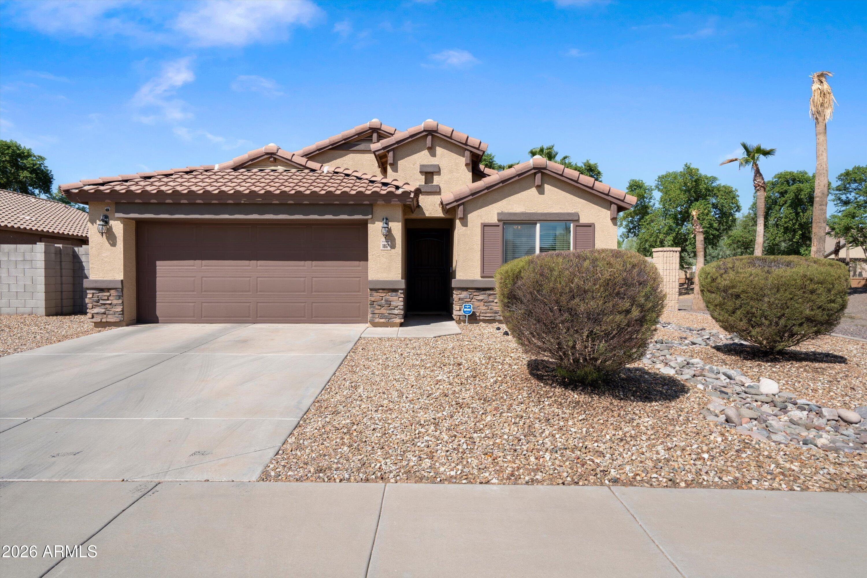 1867 N VISTA Lane