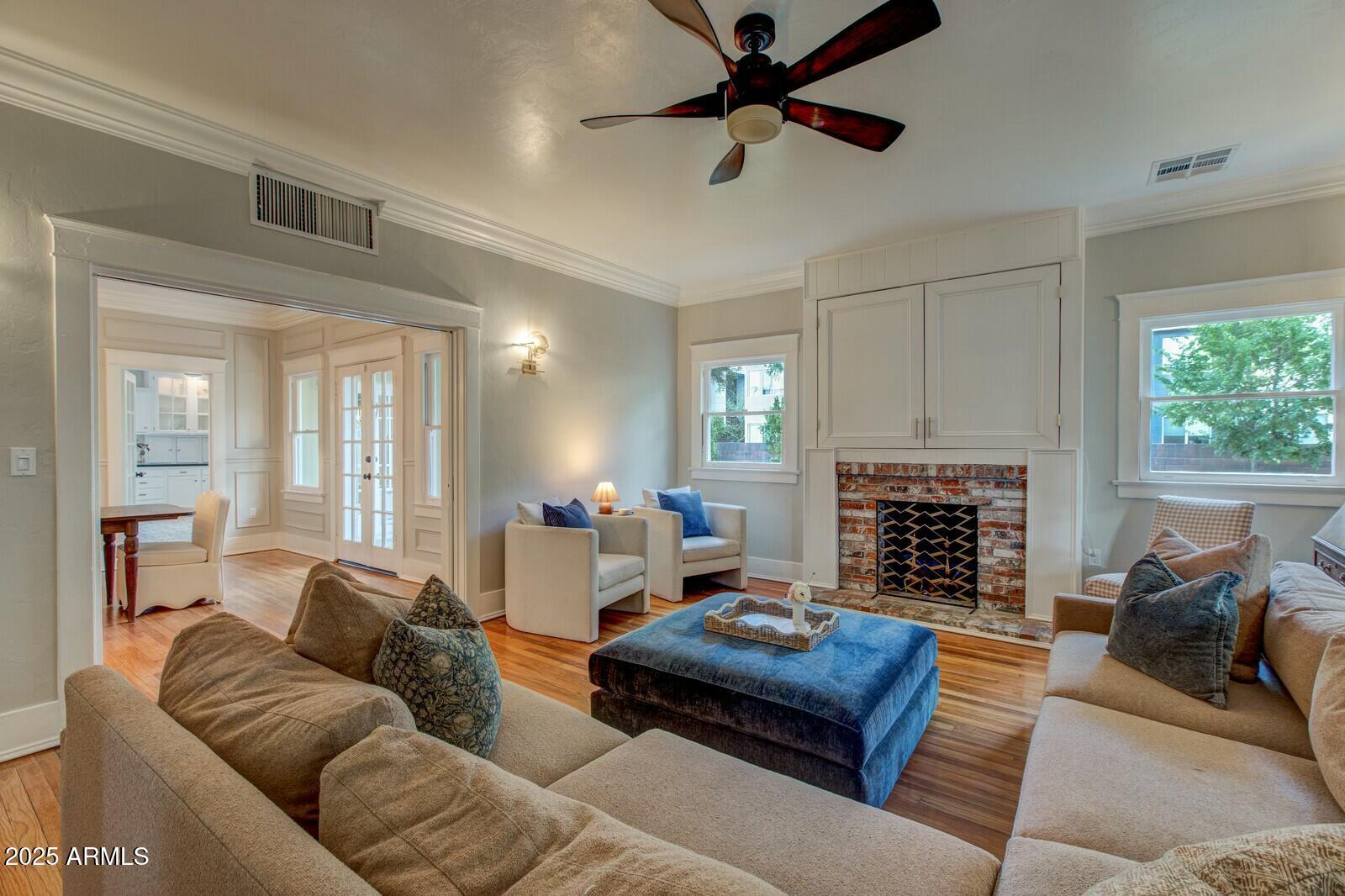 102 W ALMERIA Road