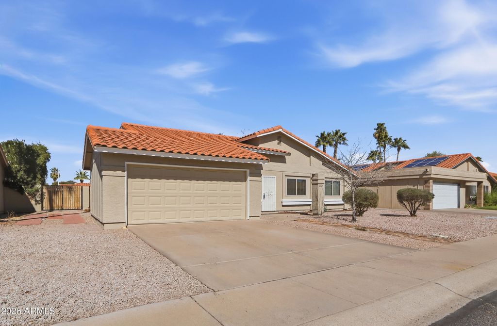 Photo of 2224 W Manor Street, Chandler, AZ 85224 (MLS # 6988118)