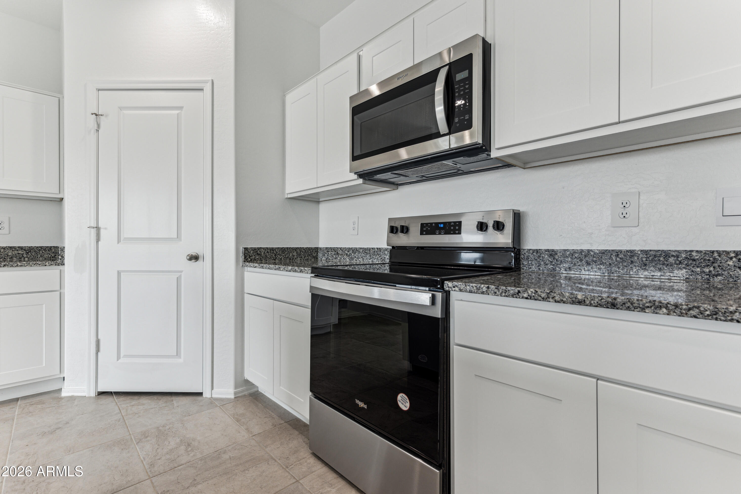 1539 E GLAZIER Drive E