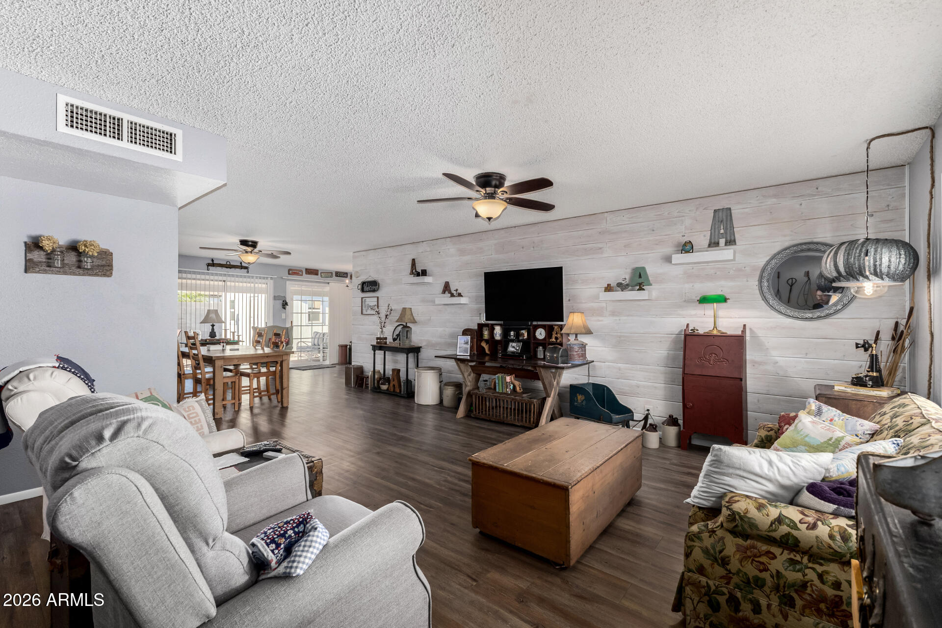 4152 W PARADISE Drive