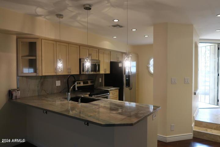 2201 W Union Hills Drive Unit 124