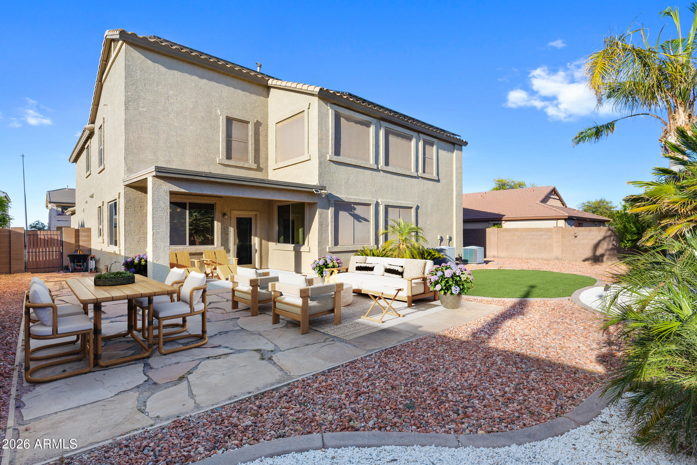 1339 E KINGMAN Place