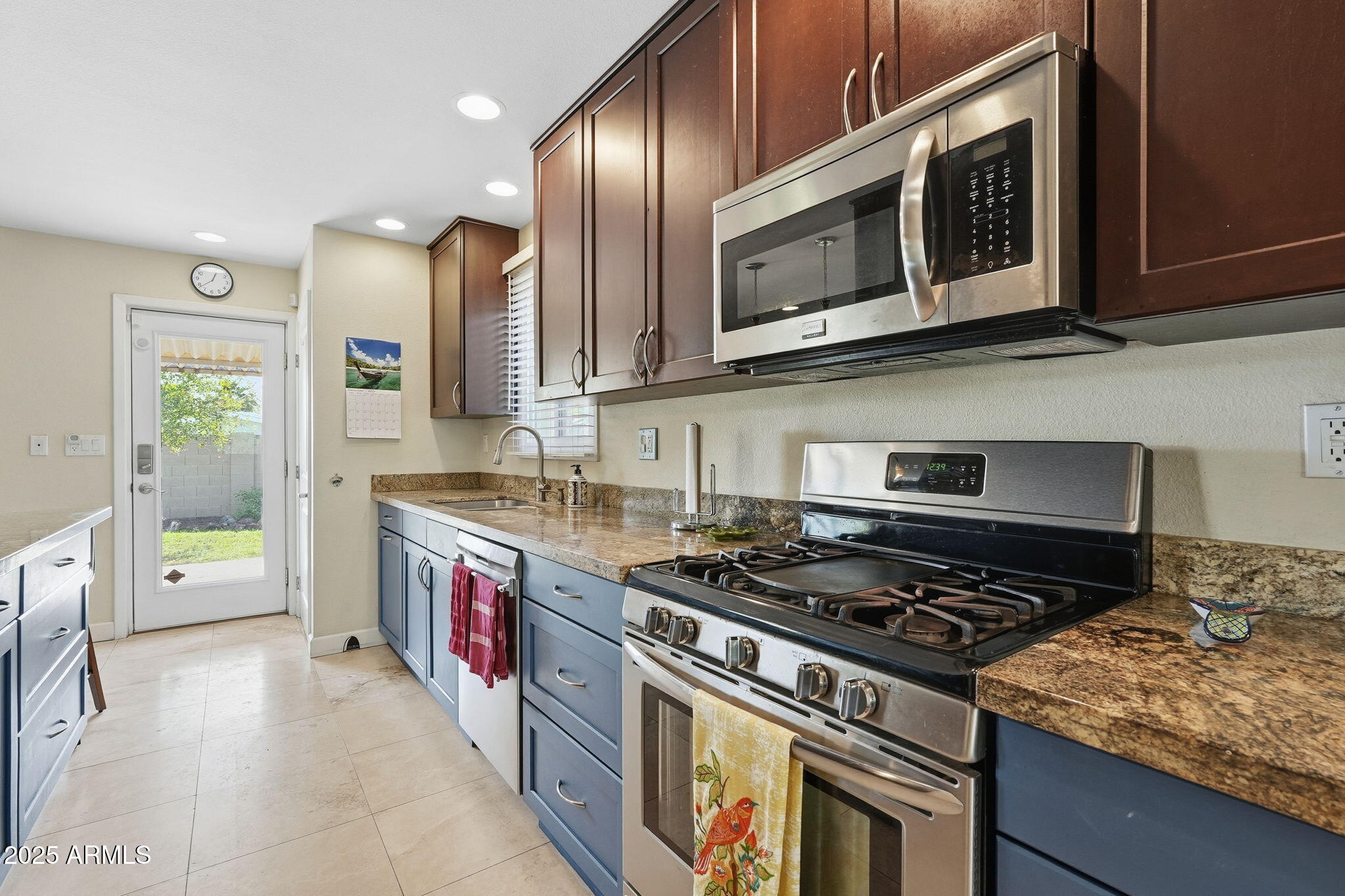 8231 E JACKRABBIT Road