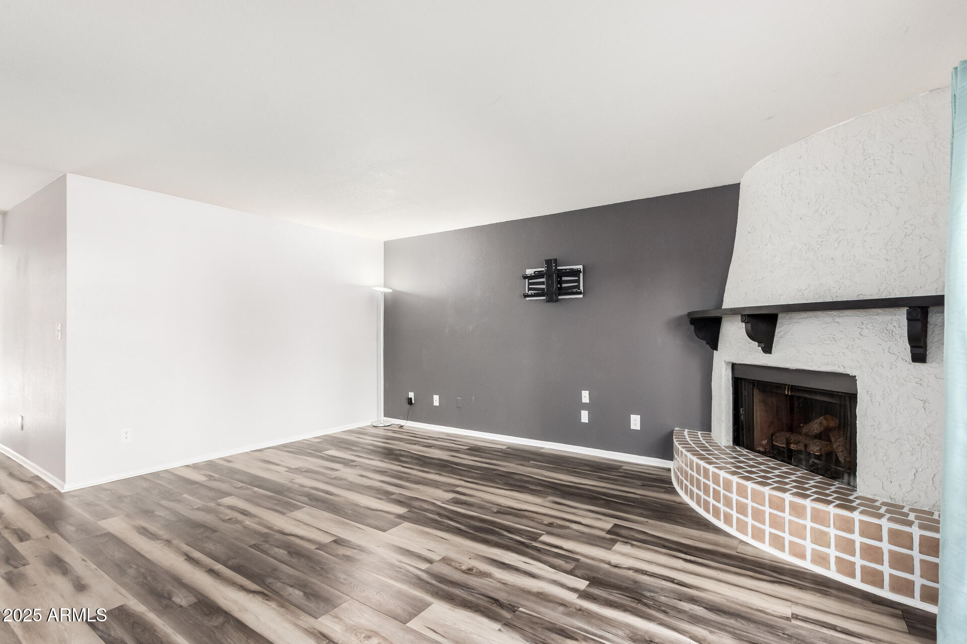 8344 N 21ST Drive I105