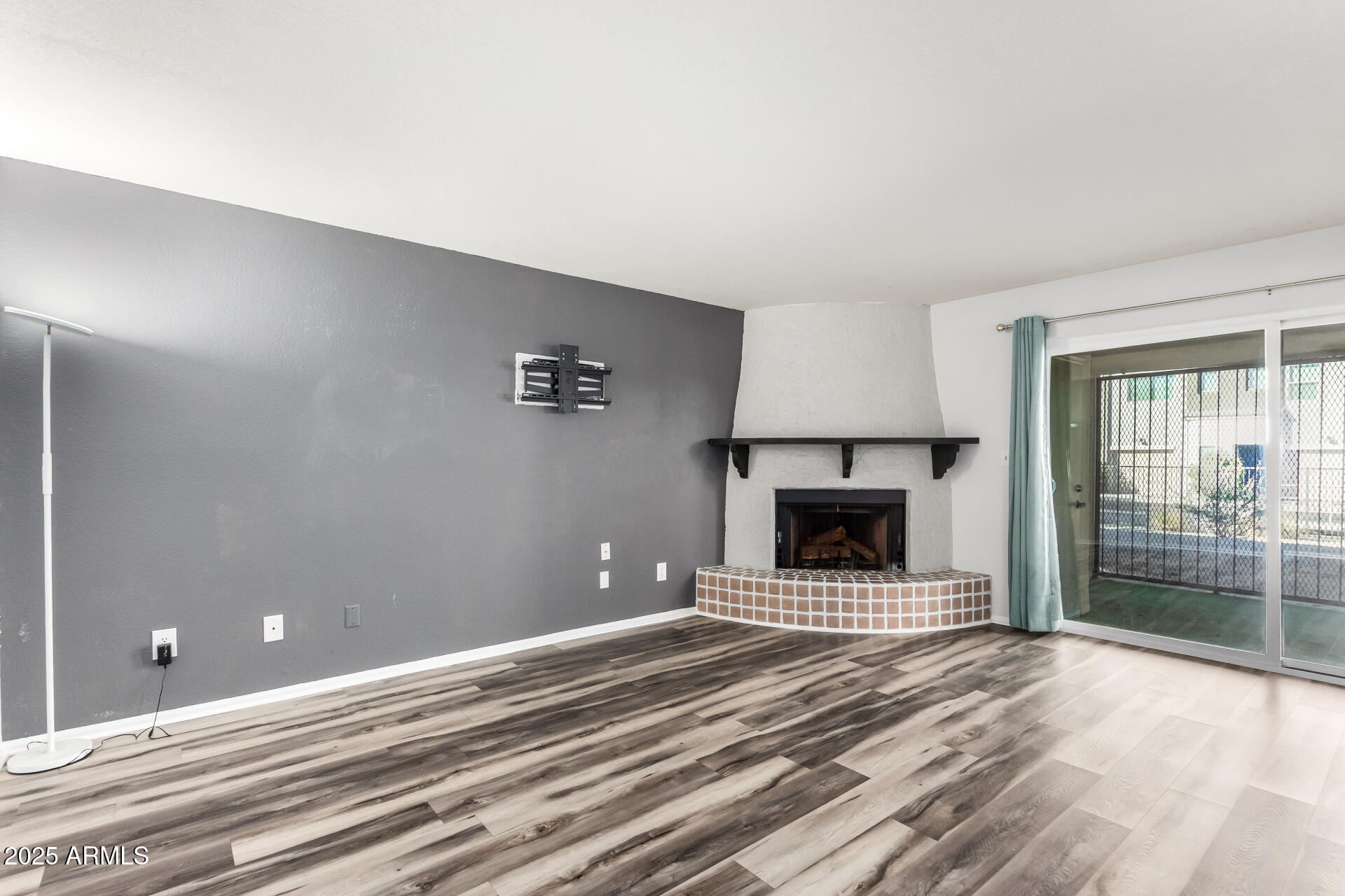 8344 N 21ST Drive I105