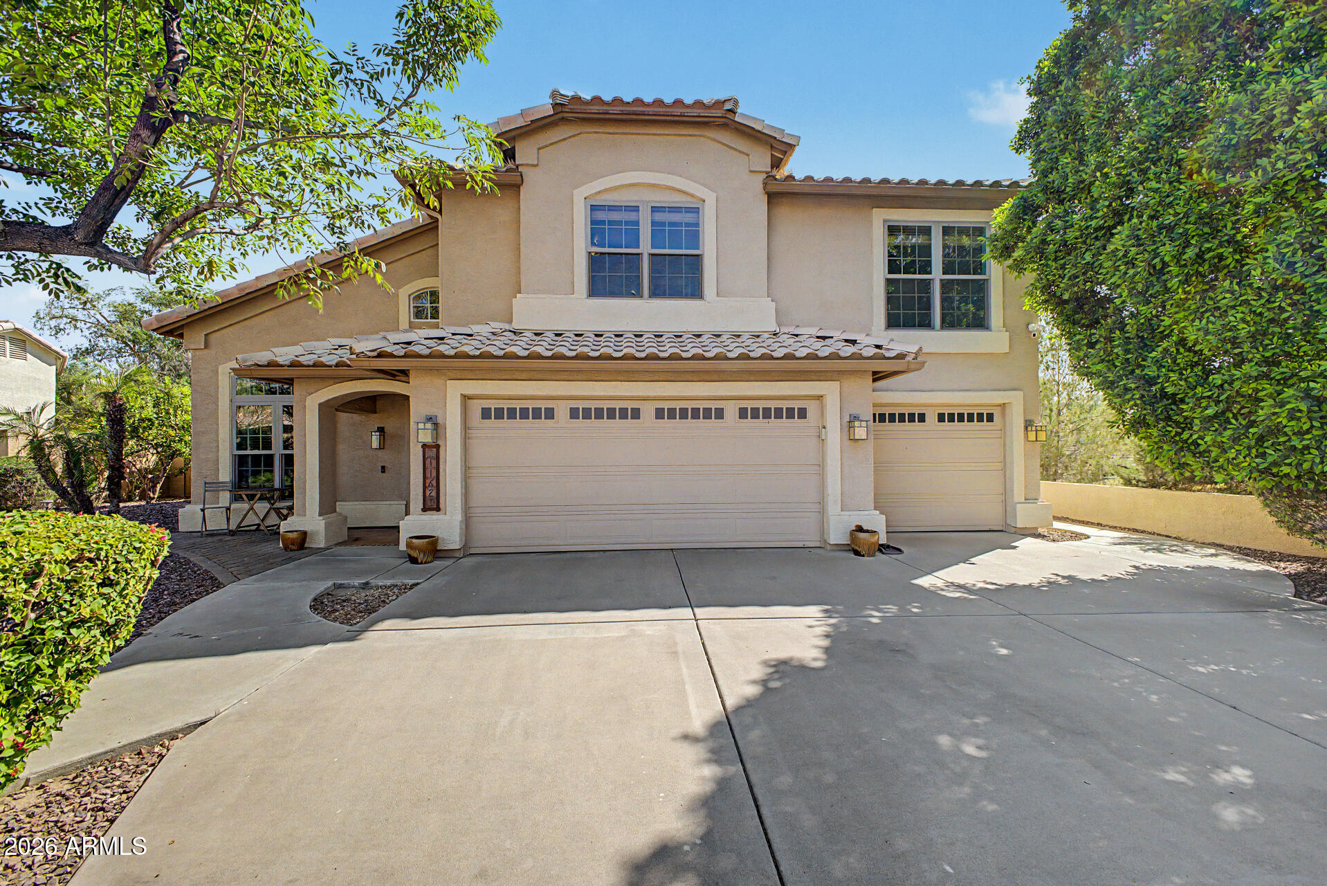 1162 E SHEFFIELD Avenue