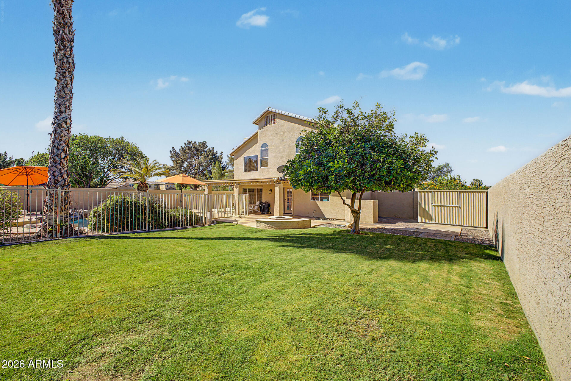 1162 E SHEFFIELD Avenue