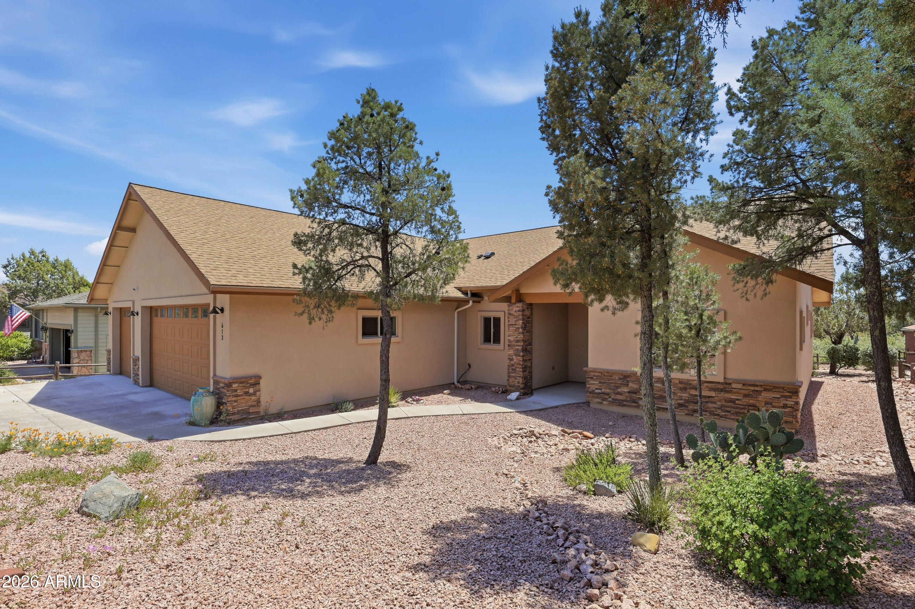 613 E HUNTER Drive