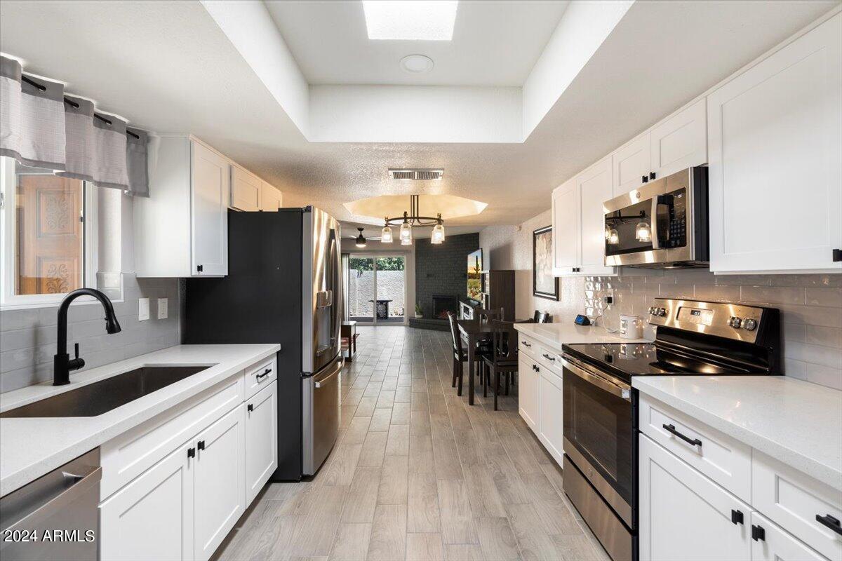 3345 E UNIVERSITY Drive 72