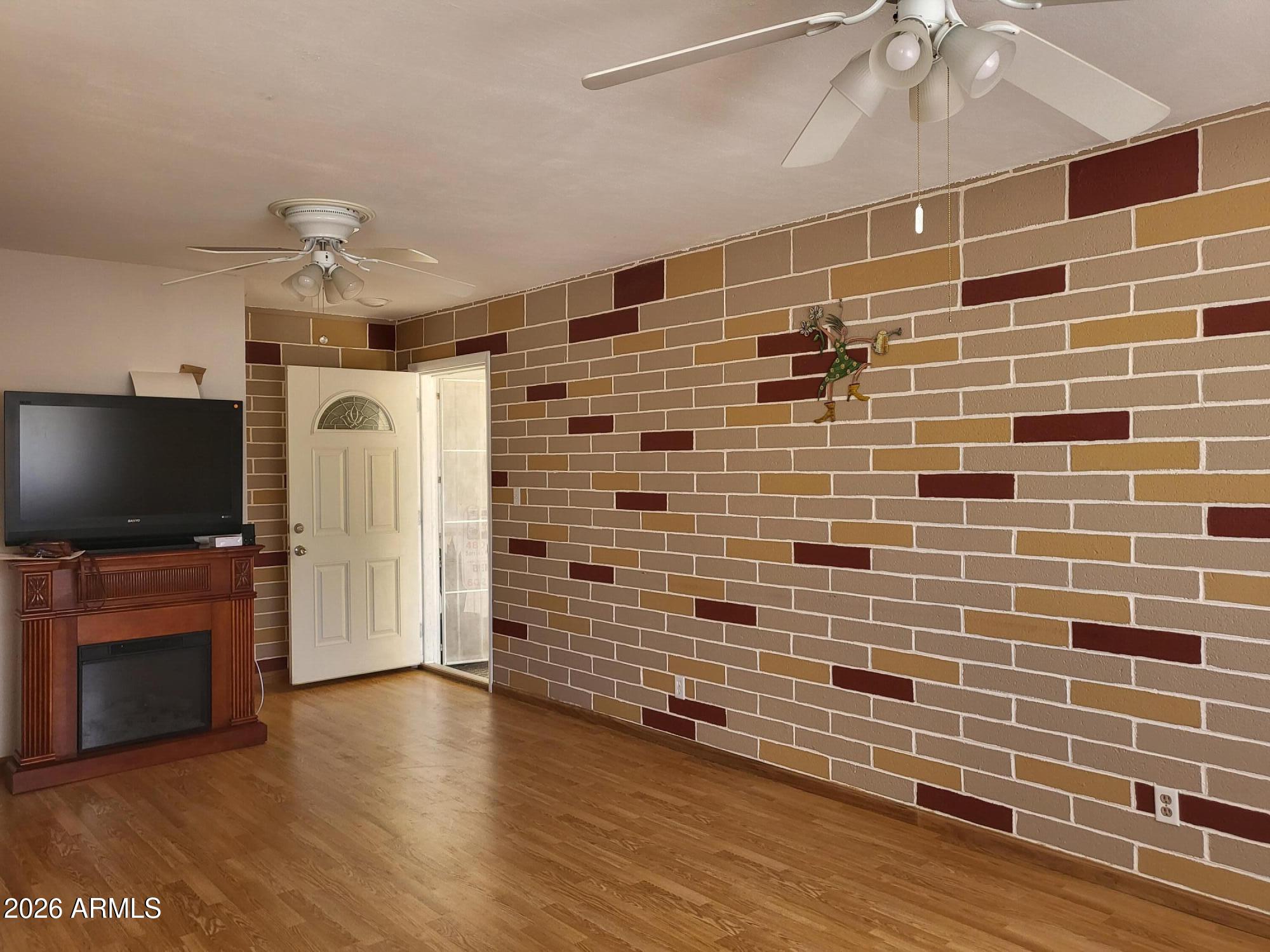 8220 E GARFIELD Street M207