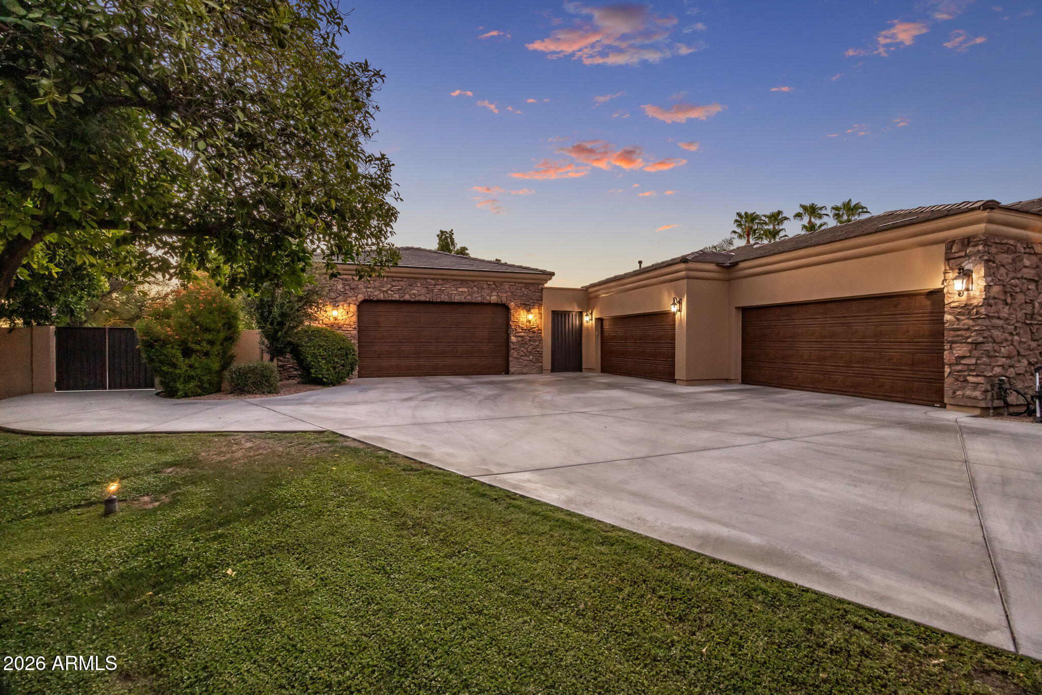 3912 E MINTON Circle