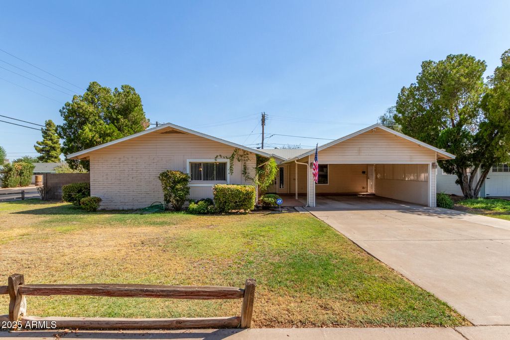 Photo of 601 W 15th Street, Tempe, AZ 85281 (MLS # 6846952)