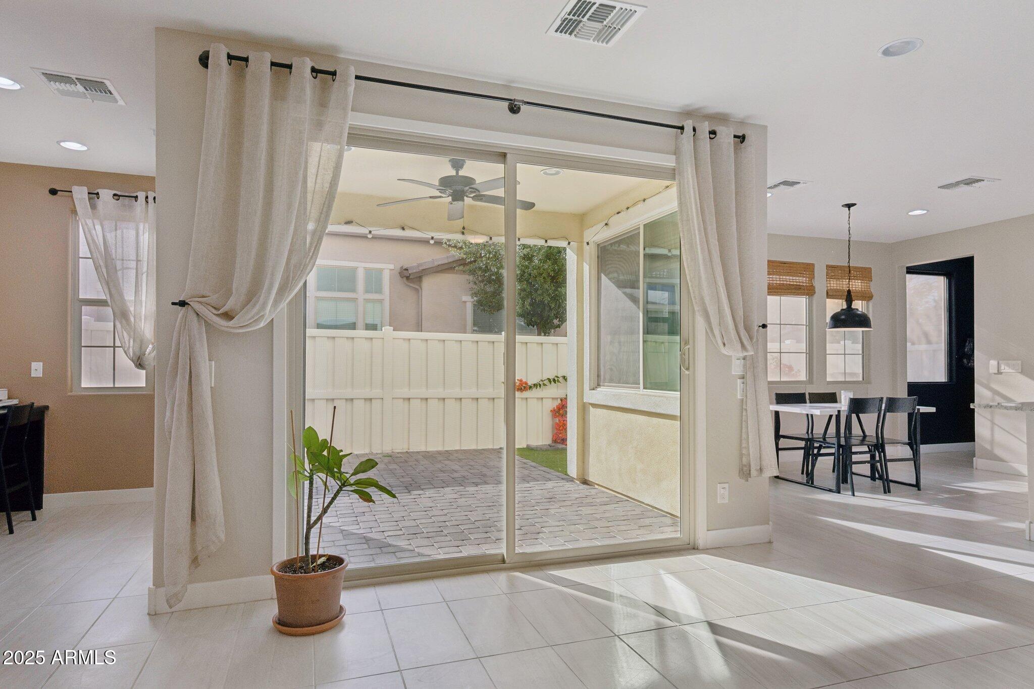 2269 S OSBORN Lane