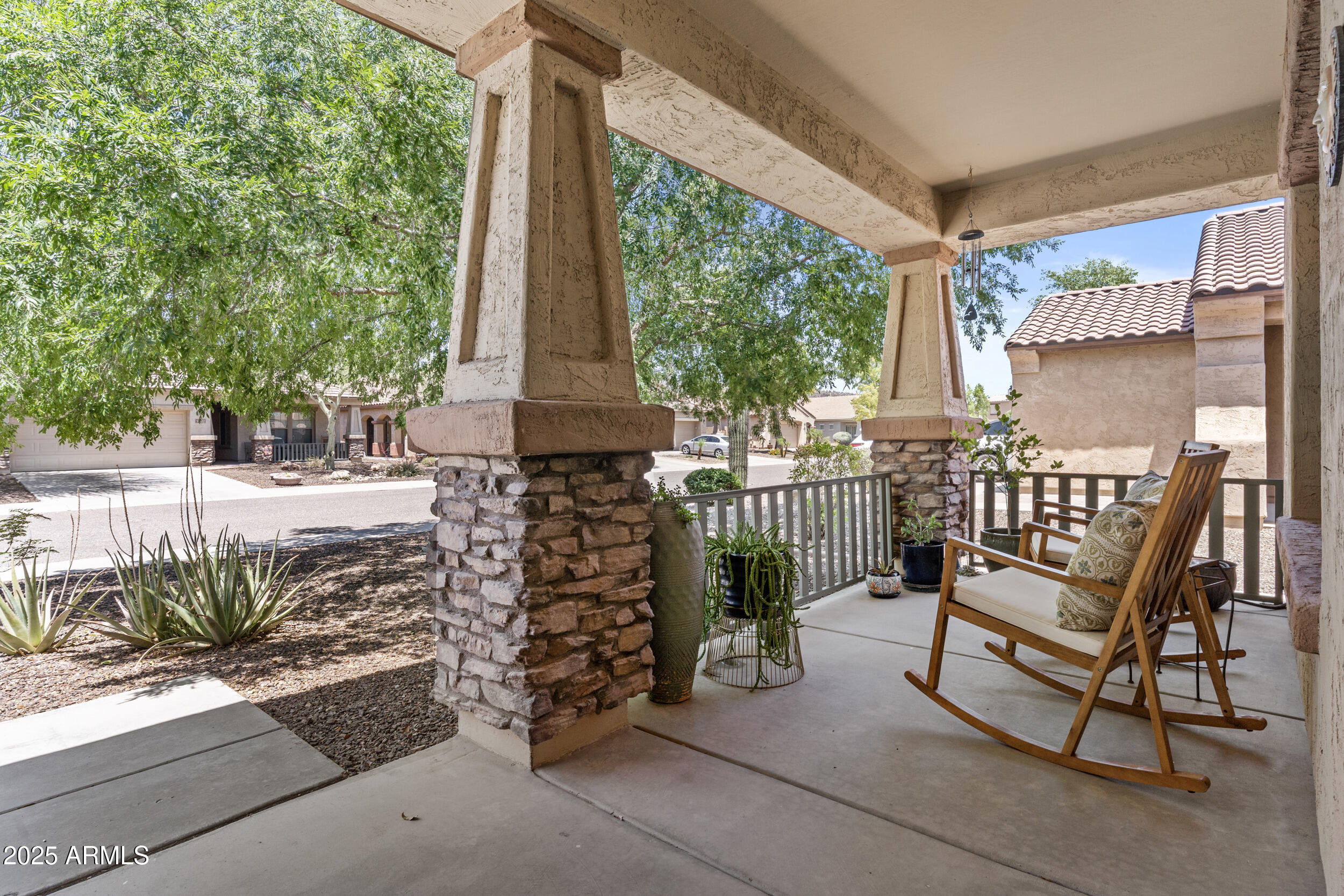 5303 W HACKAMORE Drive