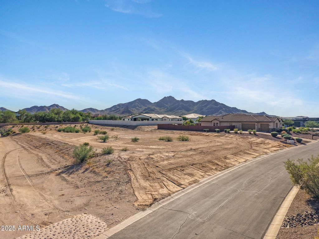 Photo of 11075 W Prospector Drive #35, Queen Creek, AZ 85144 (MLS # 6940040)