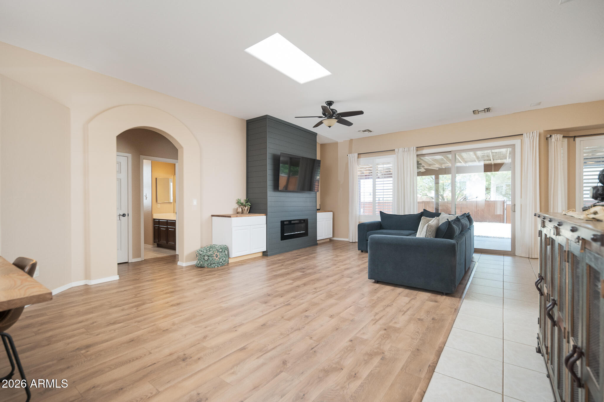 22016 W BEACON Lane