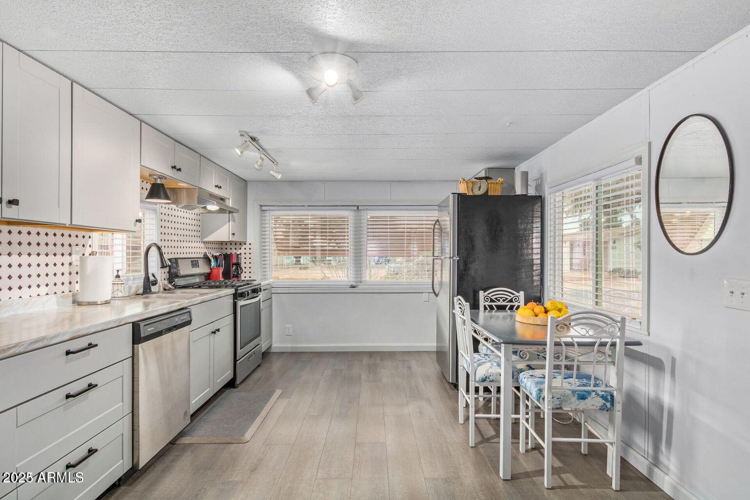 3709 N SOUTH DAKOTA Avenue