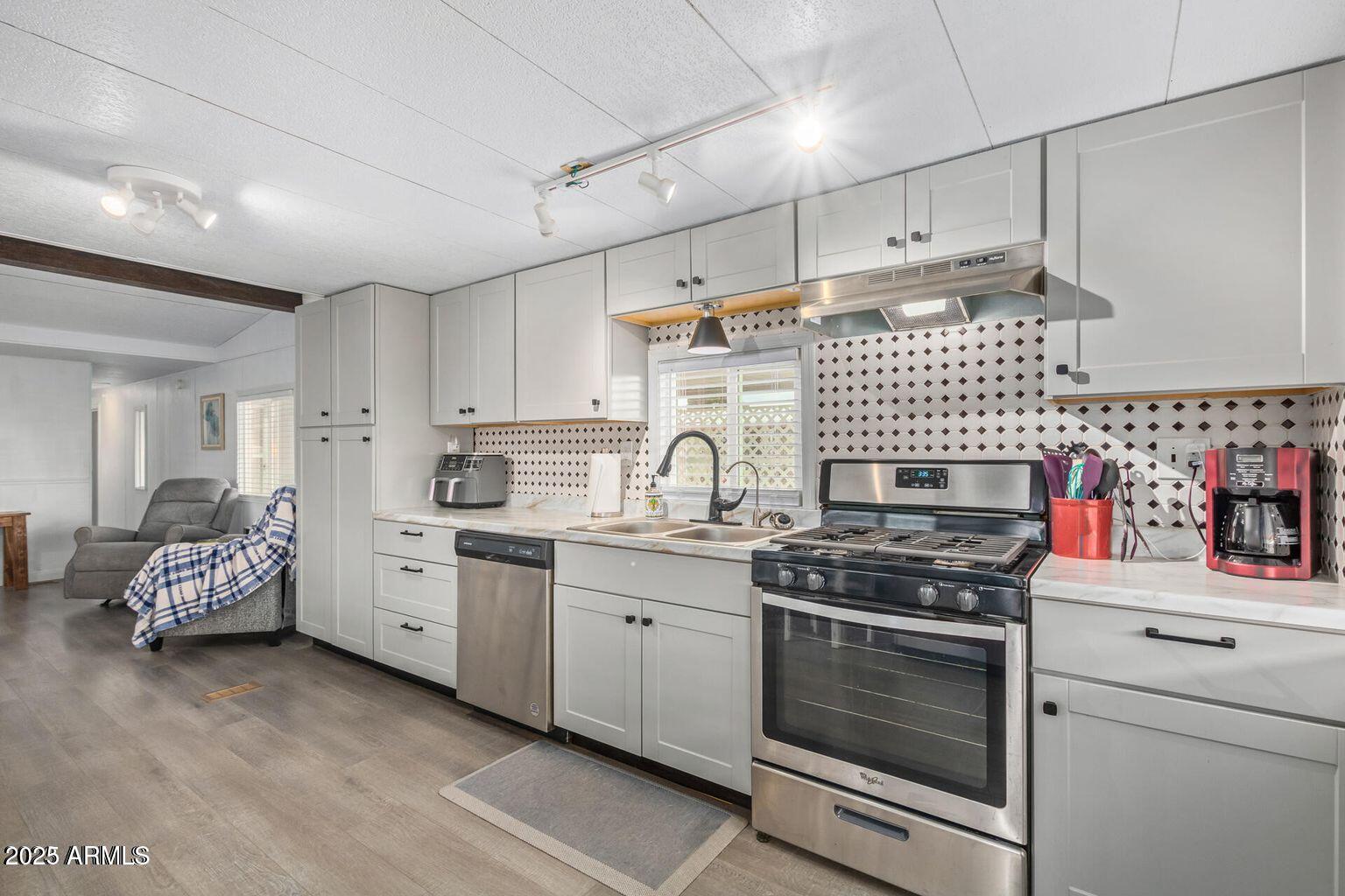 3709 N SOUTH DAKOTA Avenue