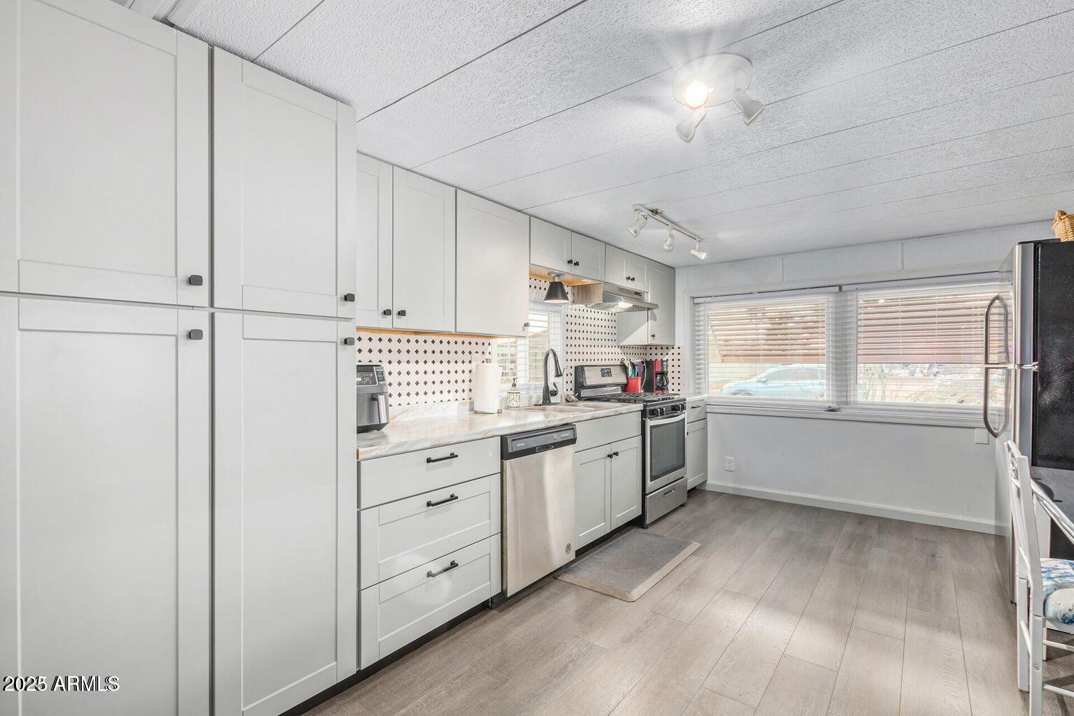 3709 N SOUTH DAKOTA Avenue