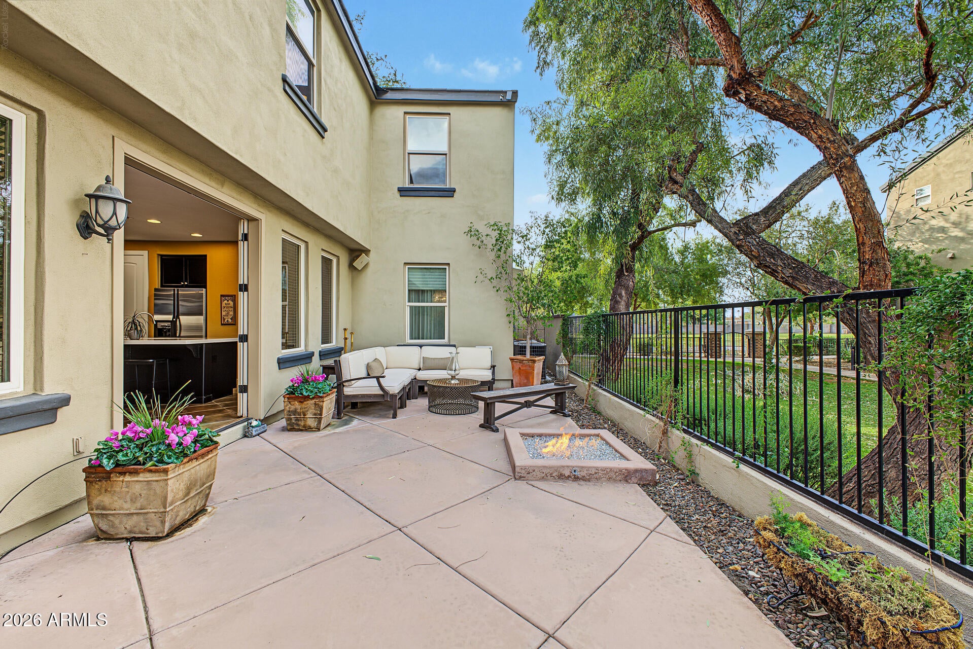 2933 N 48TH Street