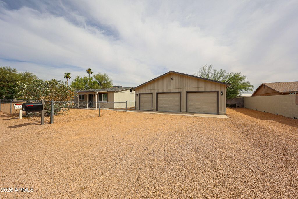 Photo of 10747 E Boulder Drive, Apache Junction, AZ 85120 (MLS # 7021414)