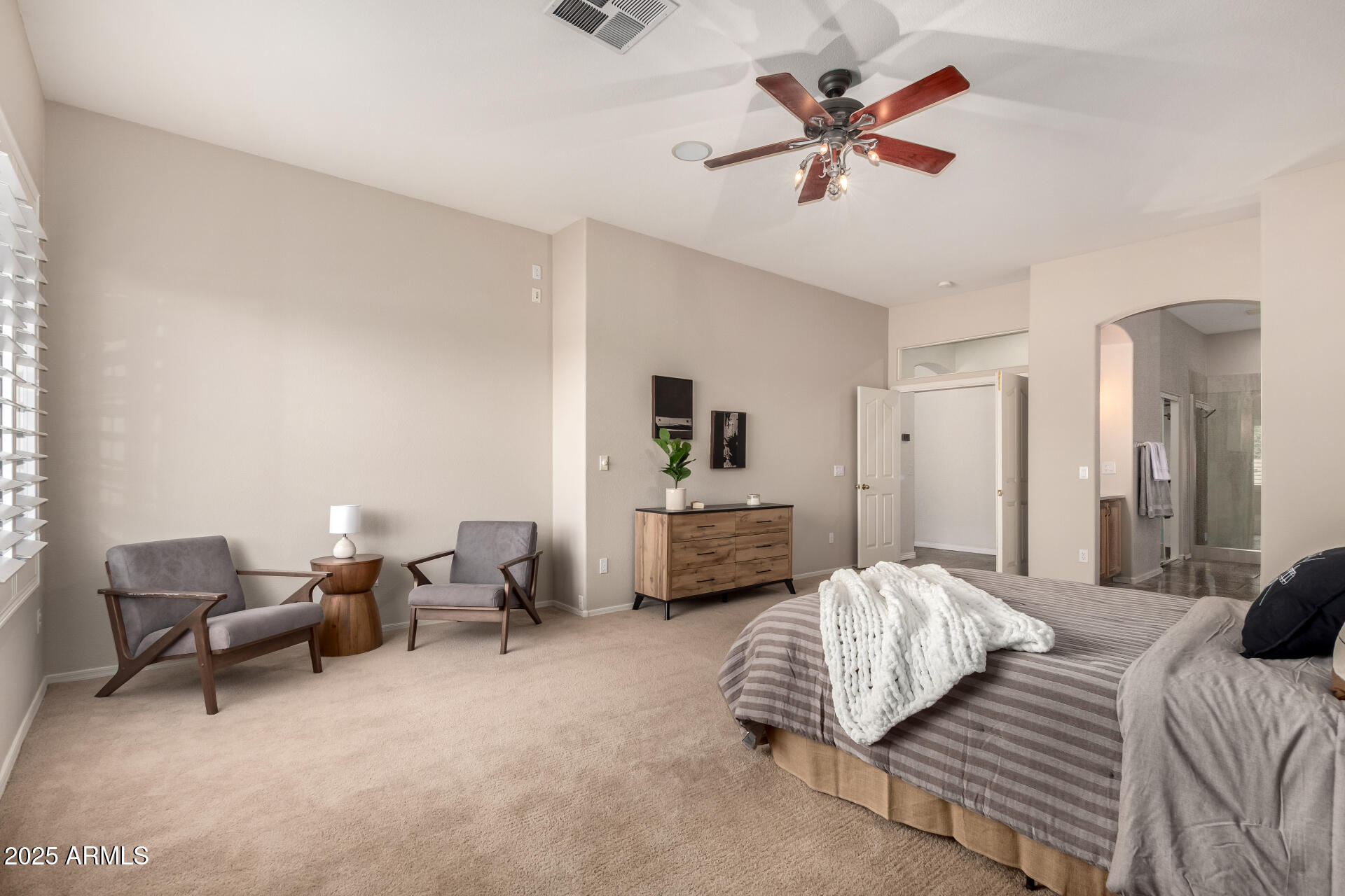 434 E SHEFFIELD Avenue