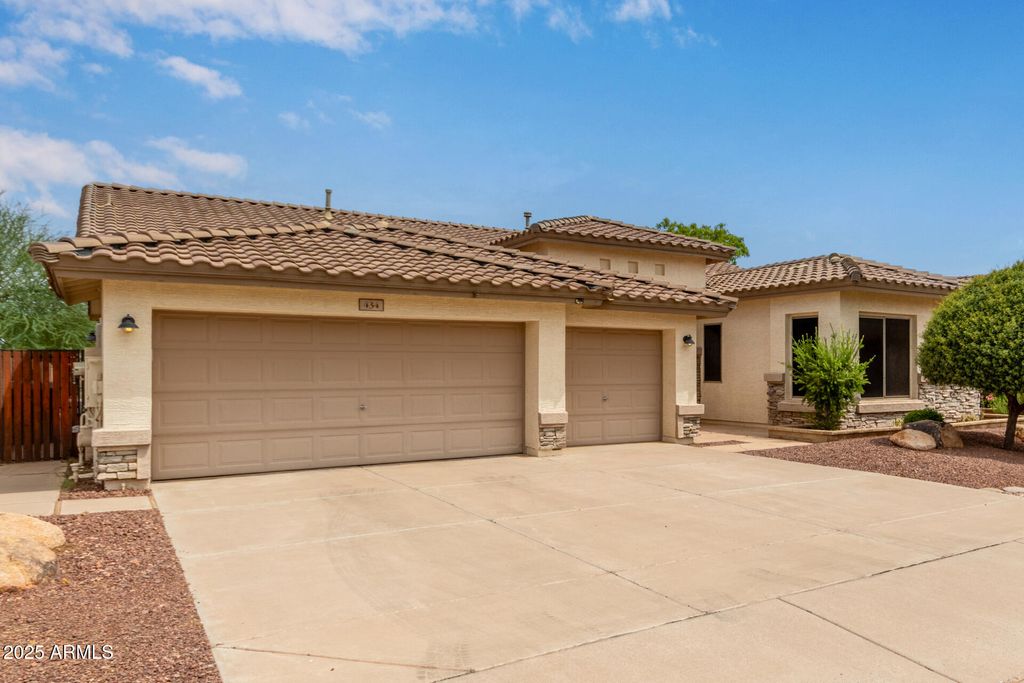 Photo of 434 E Sheffield Avenue, Gilbert, AZ 85296 (MLS # 6992275)