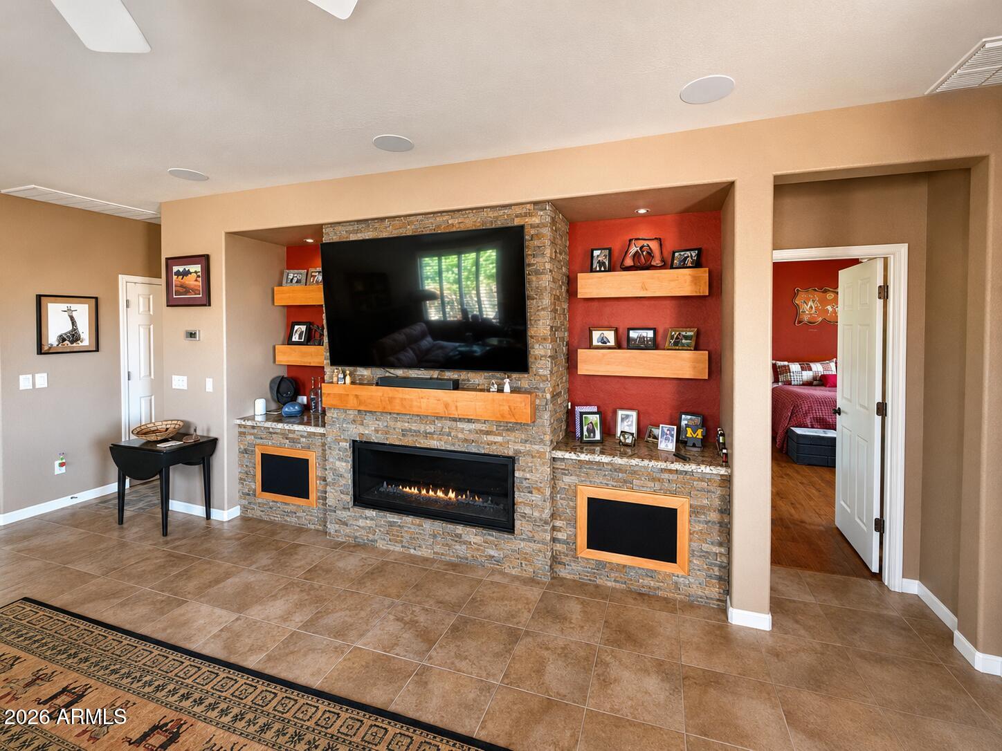 32056 N SKYLINE Drive