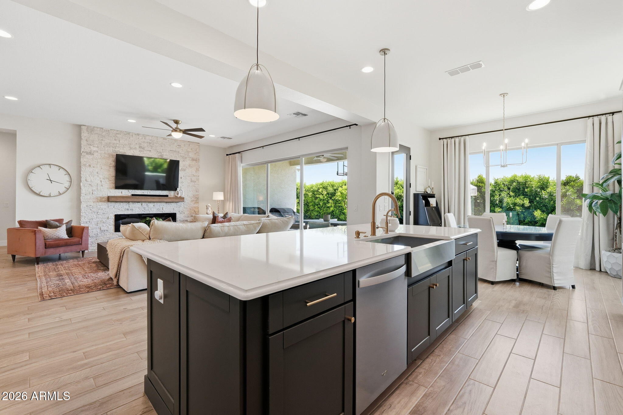 5637 S DEL RANCHO --