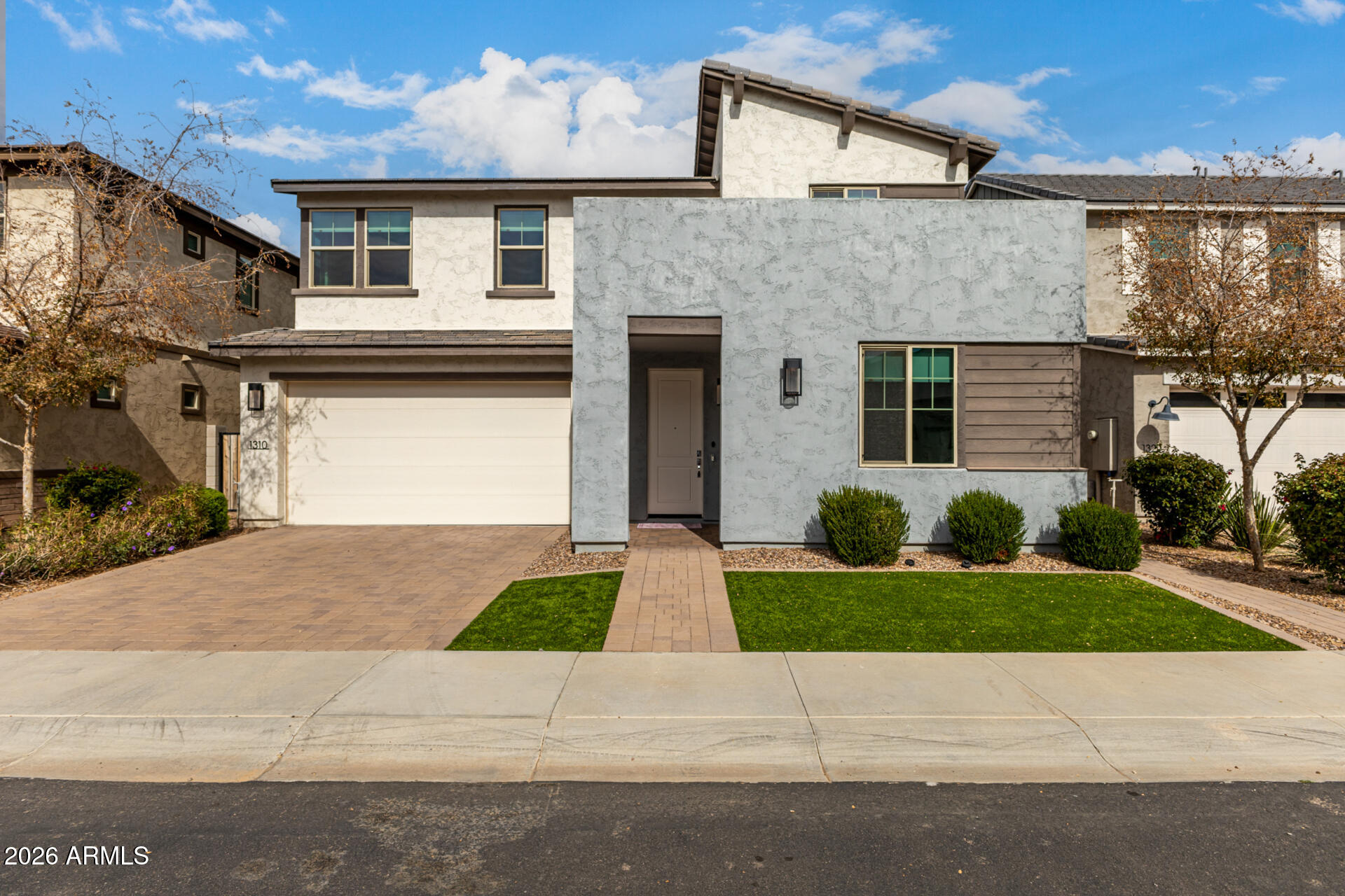 1310 E SPRINGFIELD Place