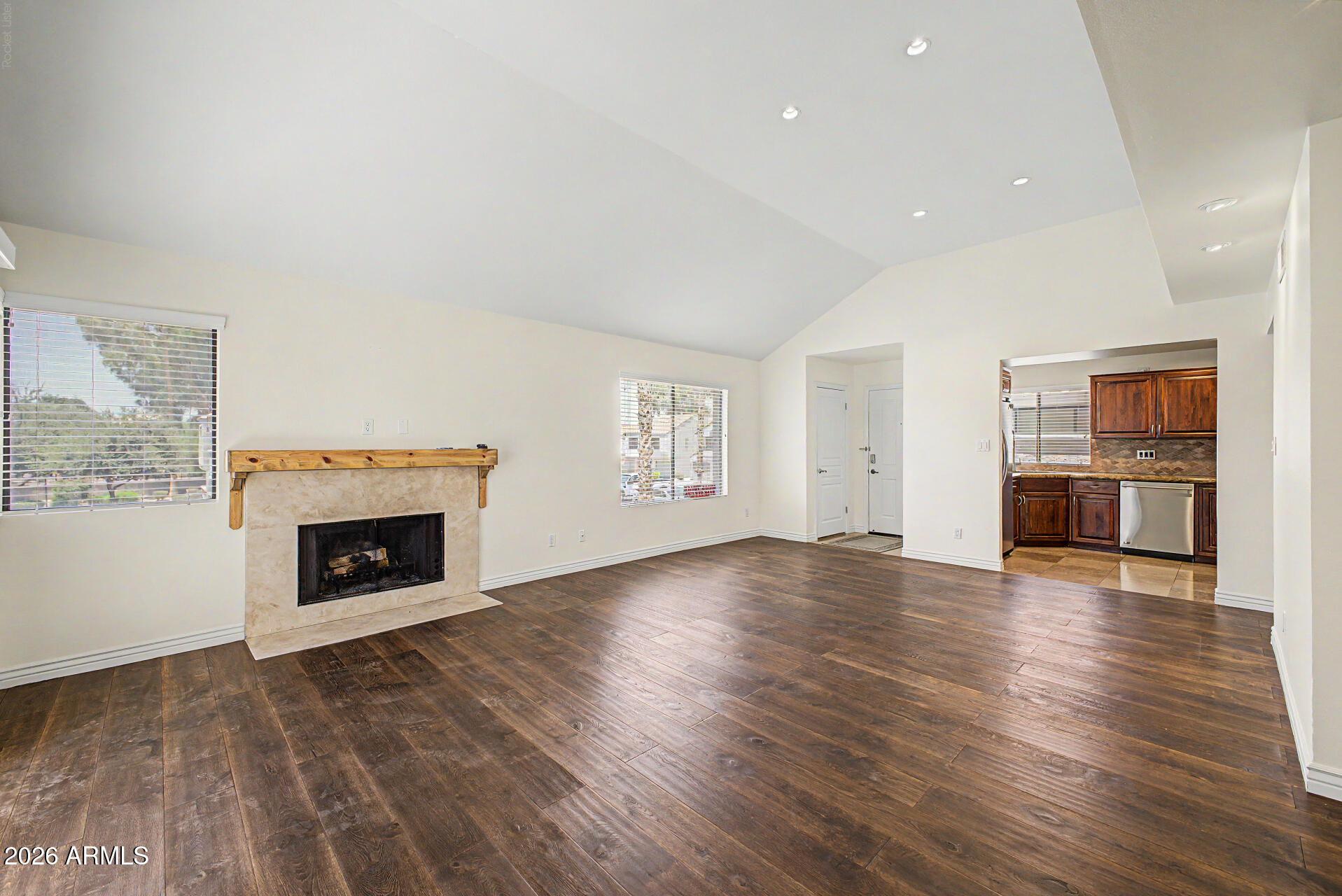 10115 E MOUNTAIN VIEW Road 2047