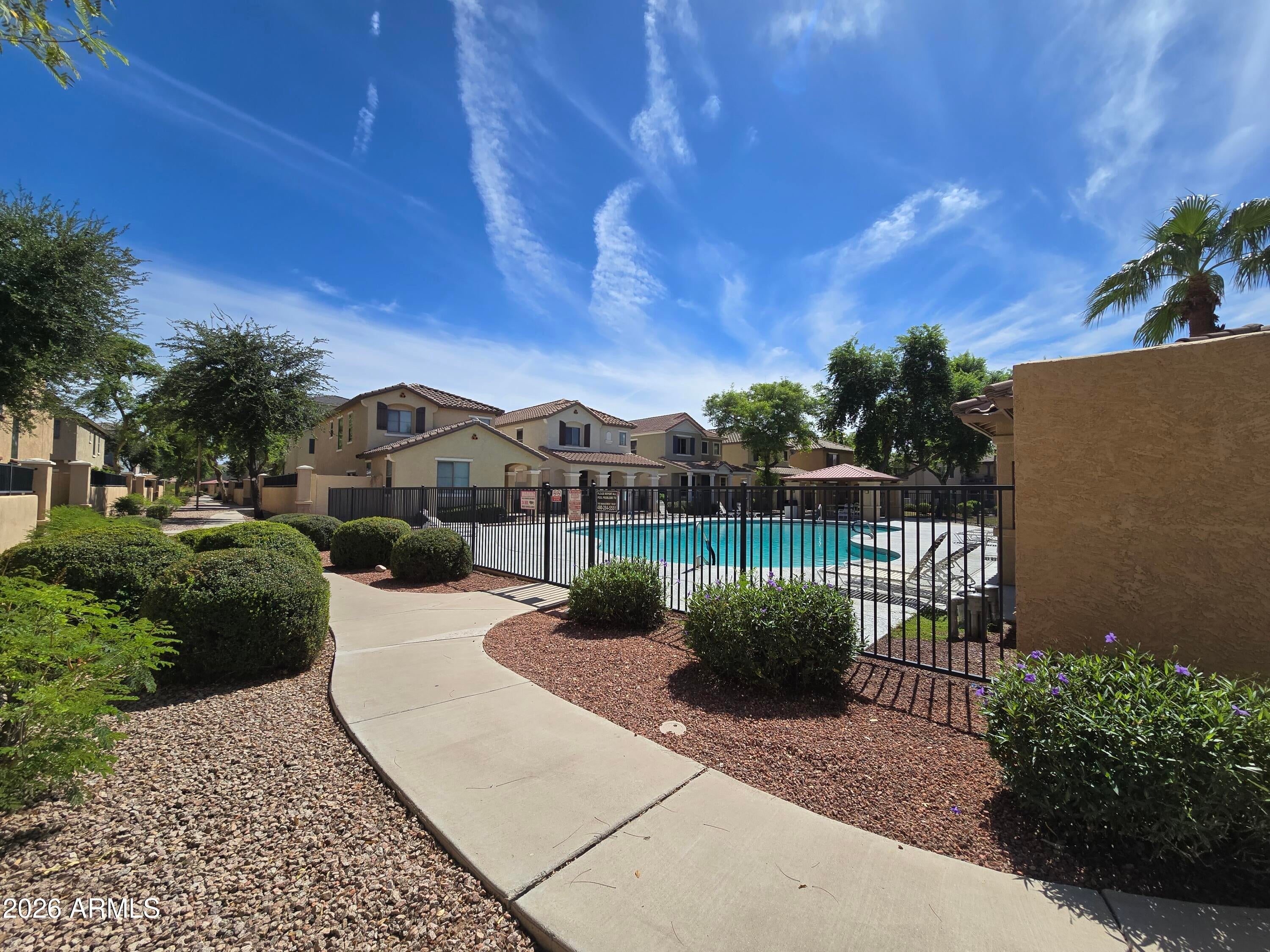 150 E CATCLAW Street