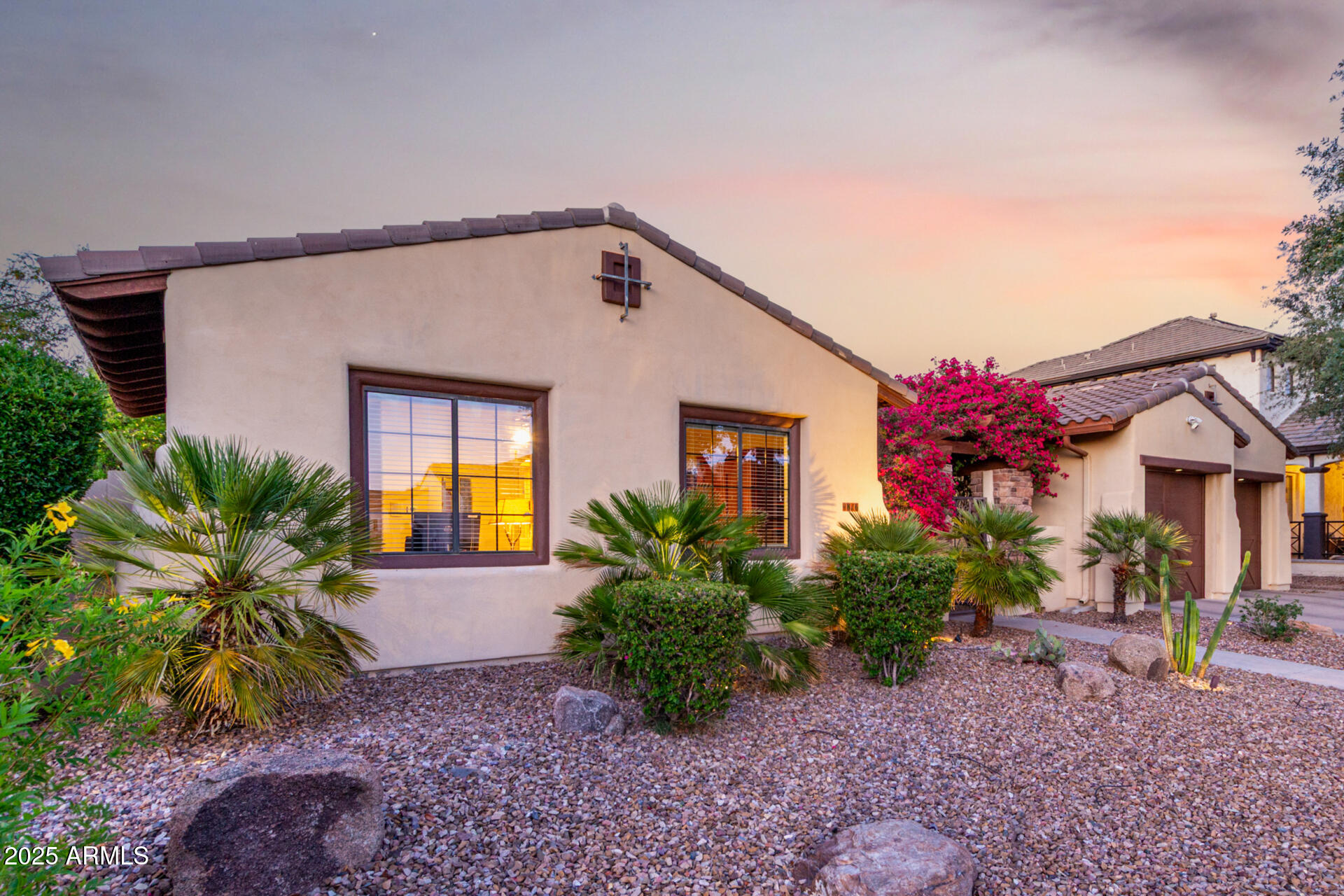 816 W SYCAMORE Court
