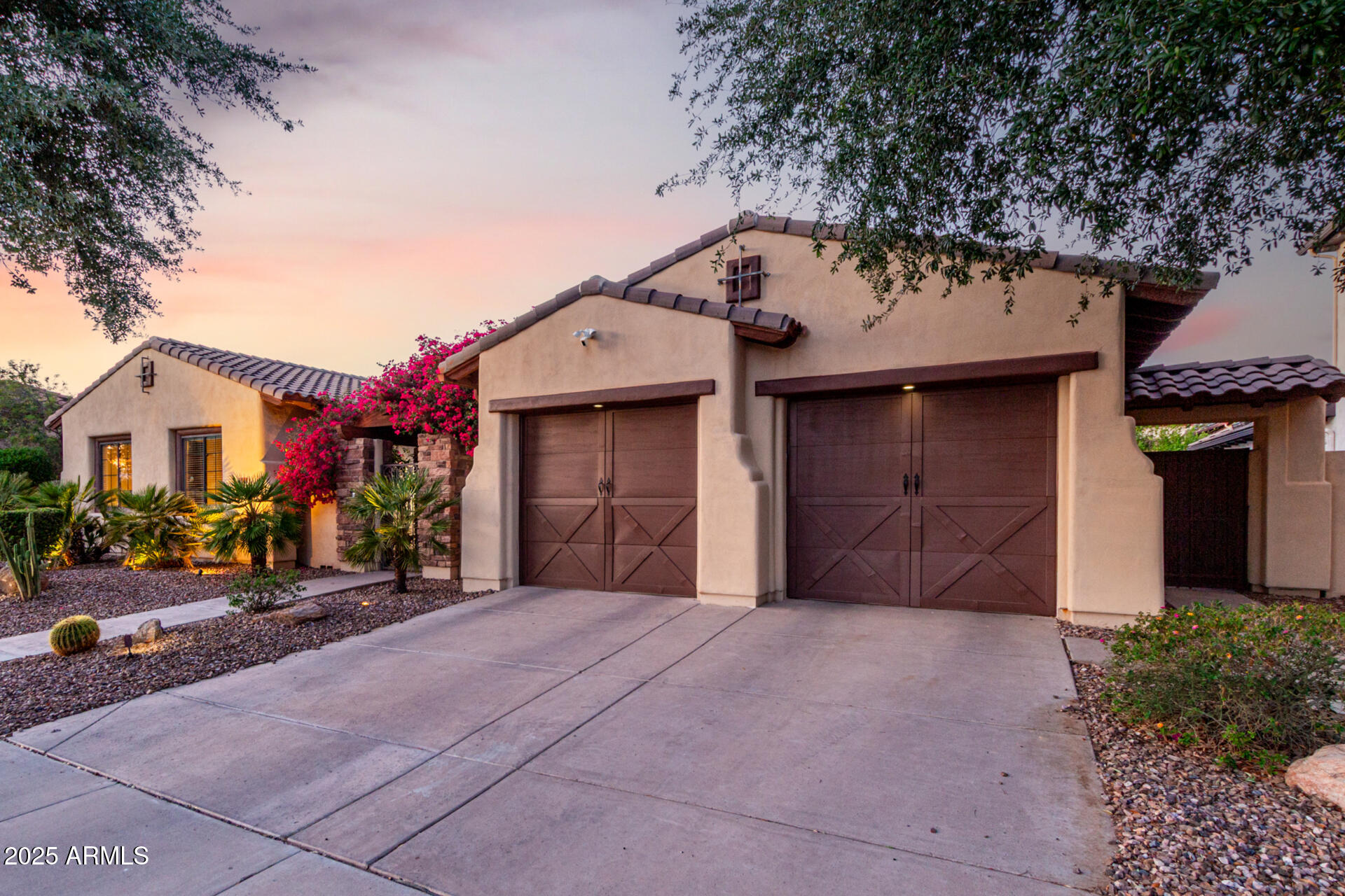816 W SYCAMORE Court