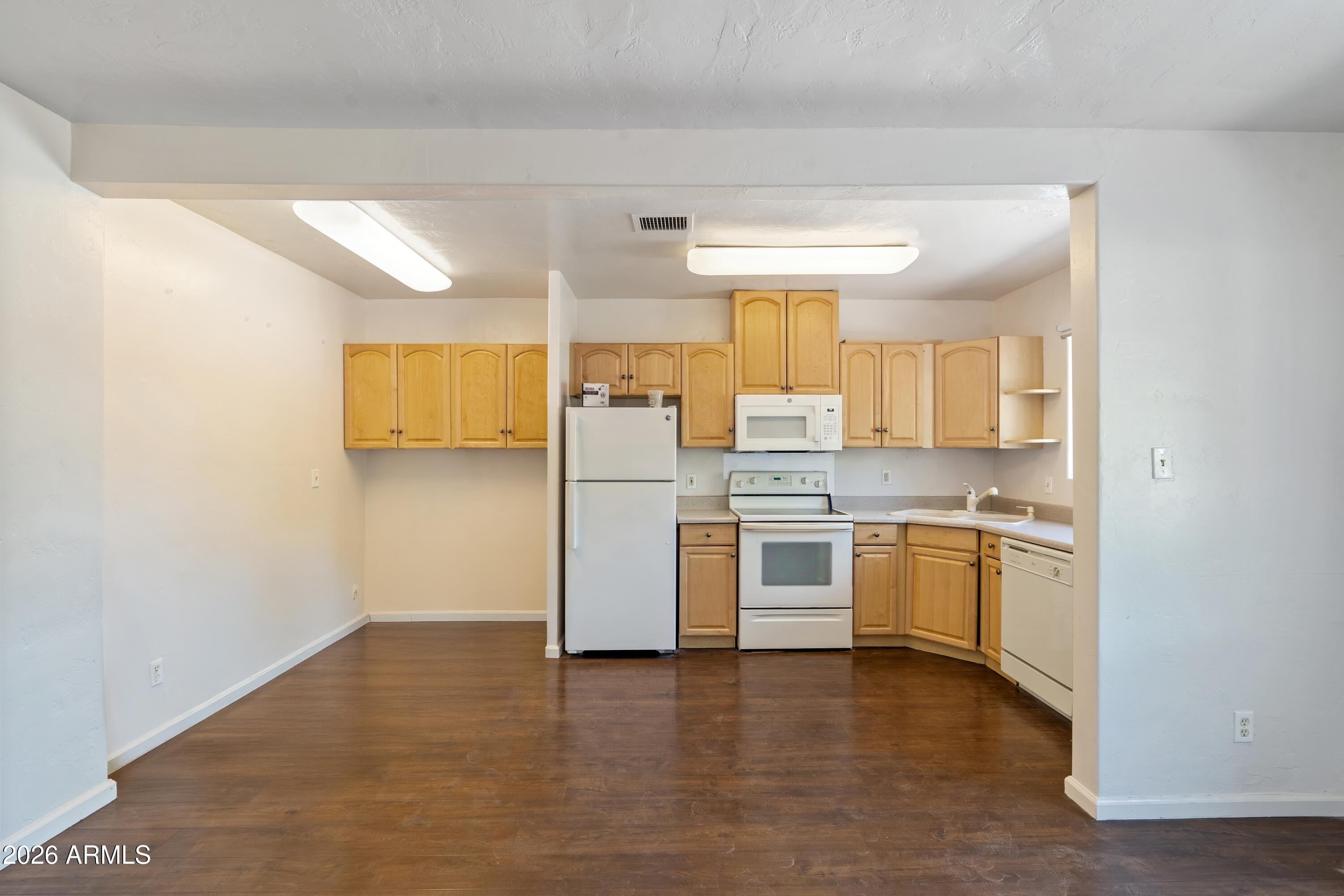 1222 S FARMER Avenue 102-A