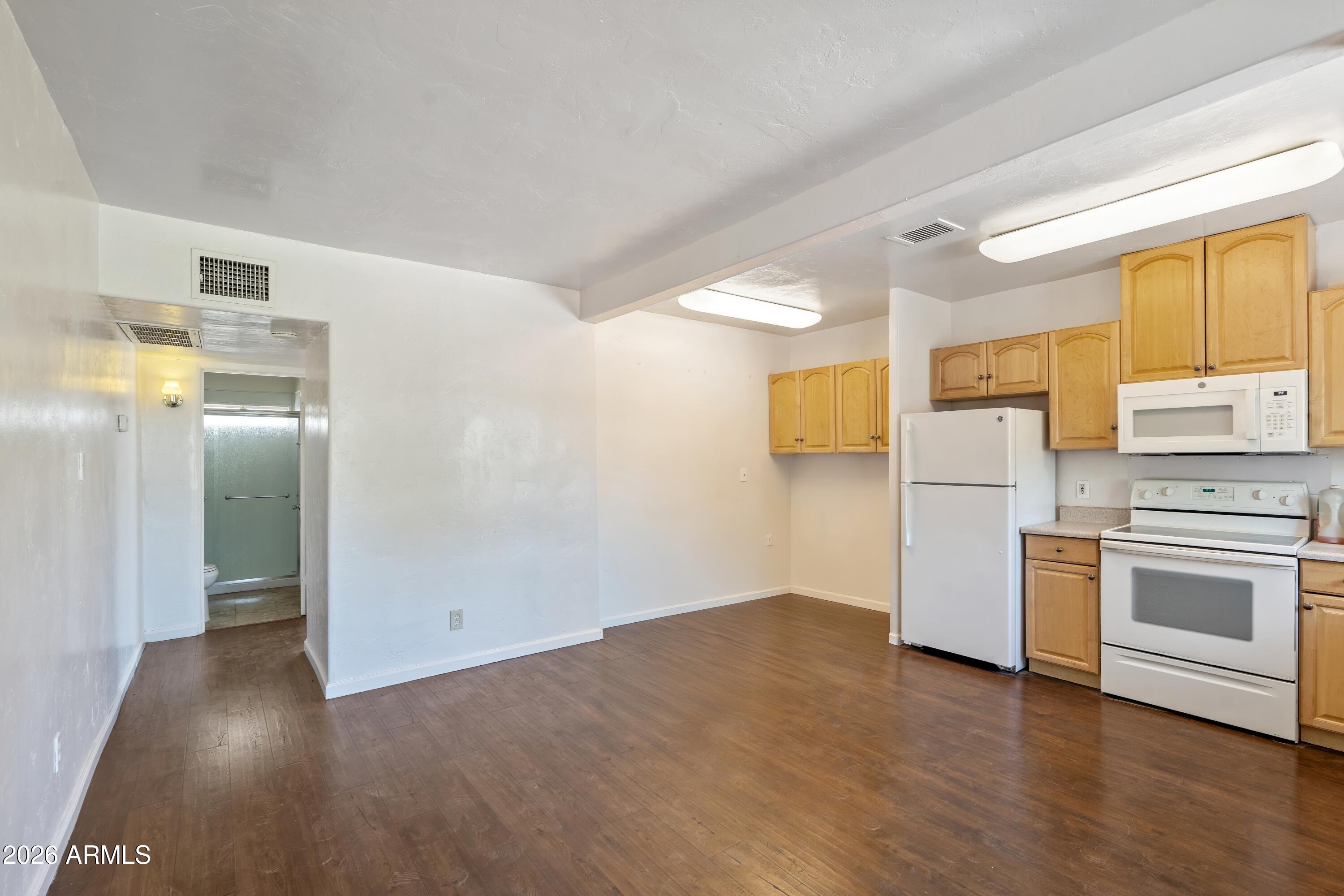 1222 S FARMER Avenue 102-A